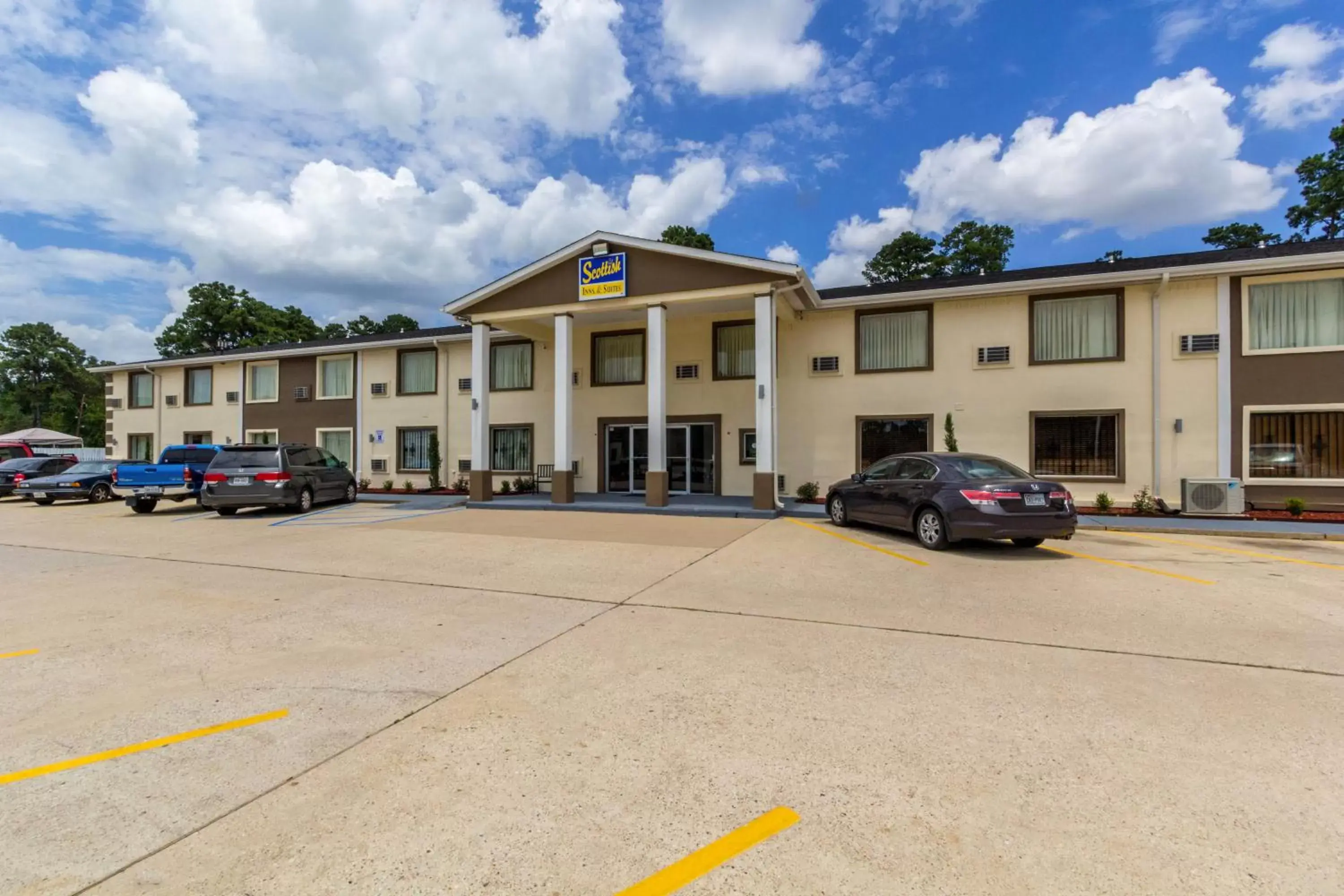 Bird's eye view, Property Building in Scottish Inn and Suites Tomball