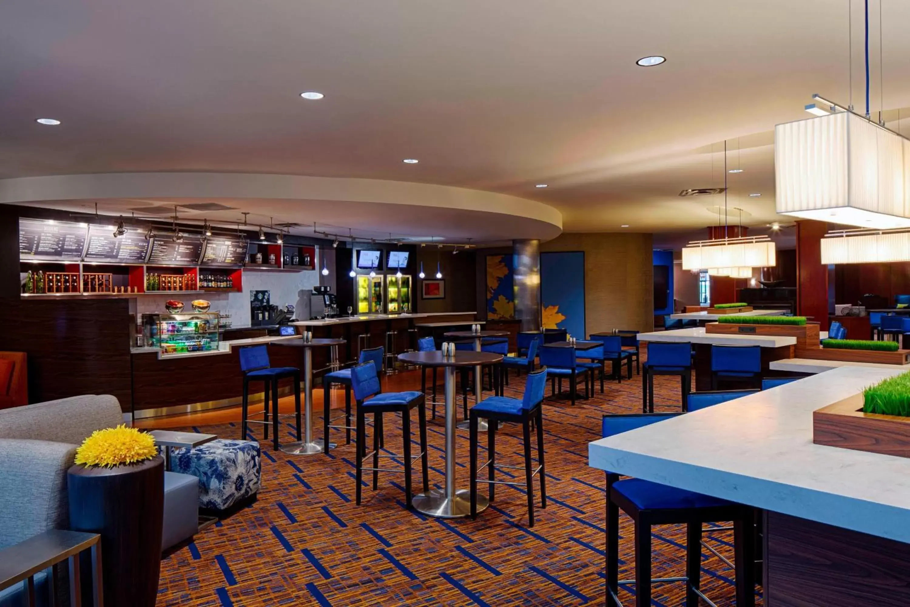 Restaurant/places to eat, Lounge/Bar in Courtyard by Marriott Columbus West/Hilliard