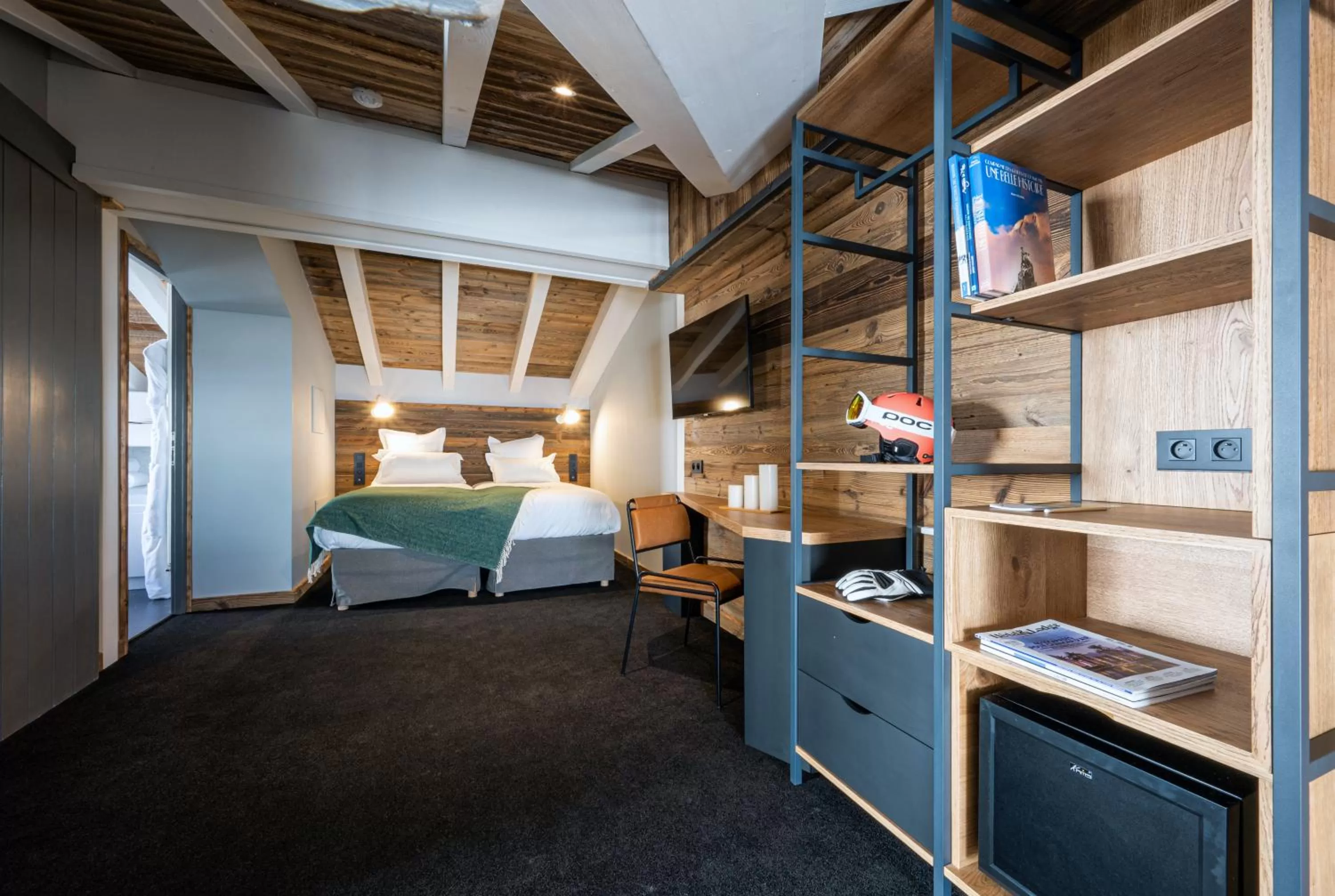 Bedroom, Bed in Hôtel Le Levanna by Les Etincelles