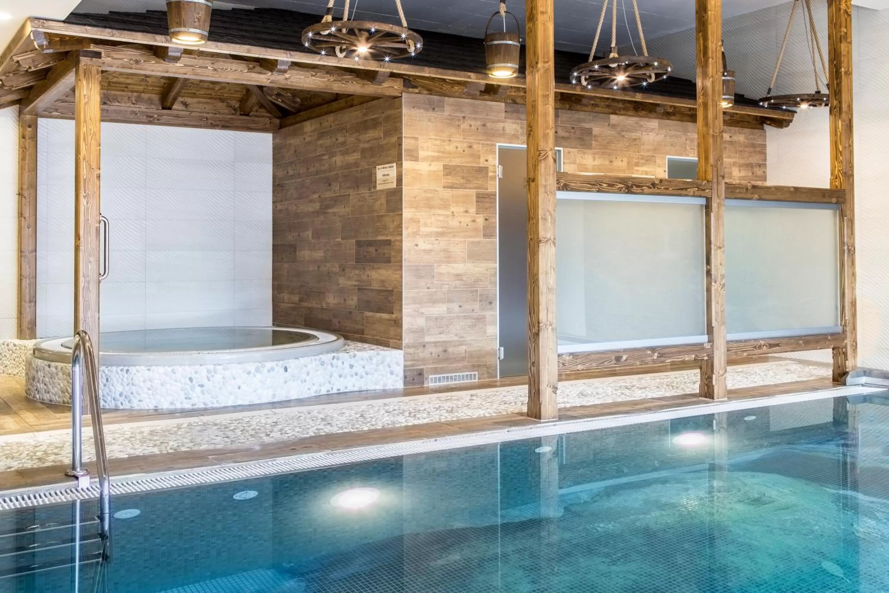 Swimming pool in Relax hotel Valaška