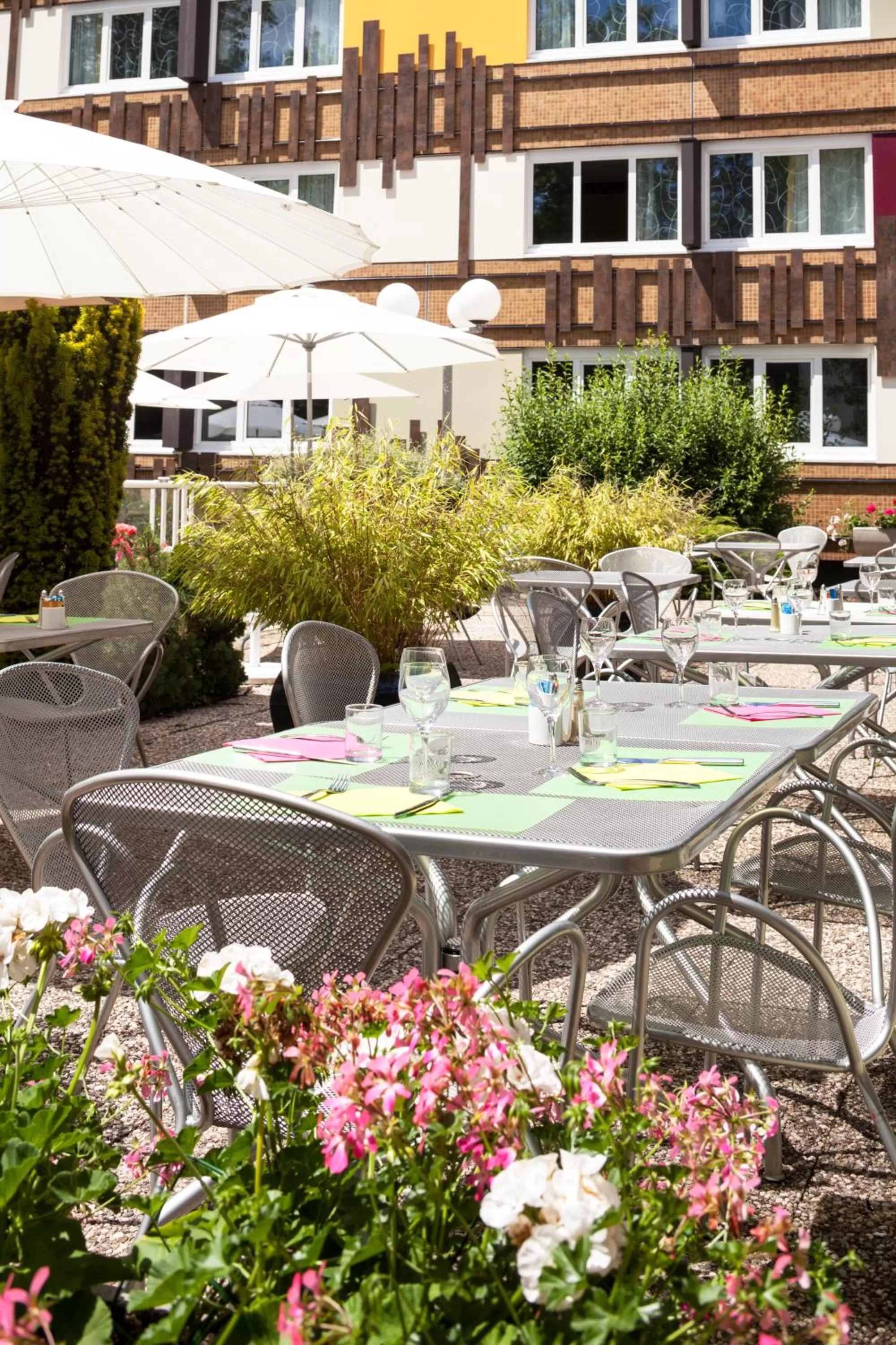 Staff in ibis Styles Besançon