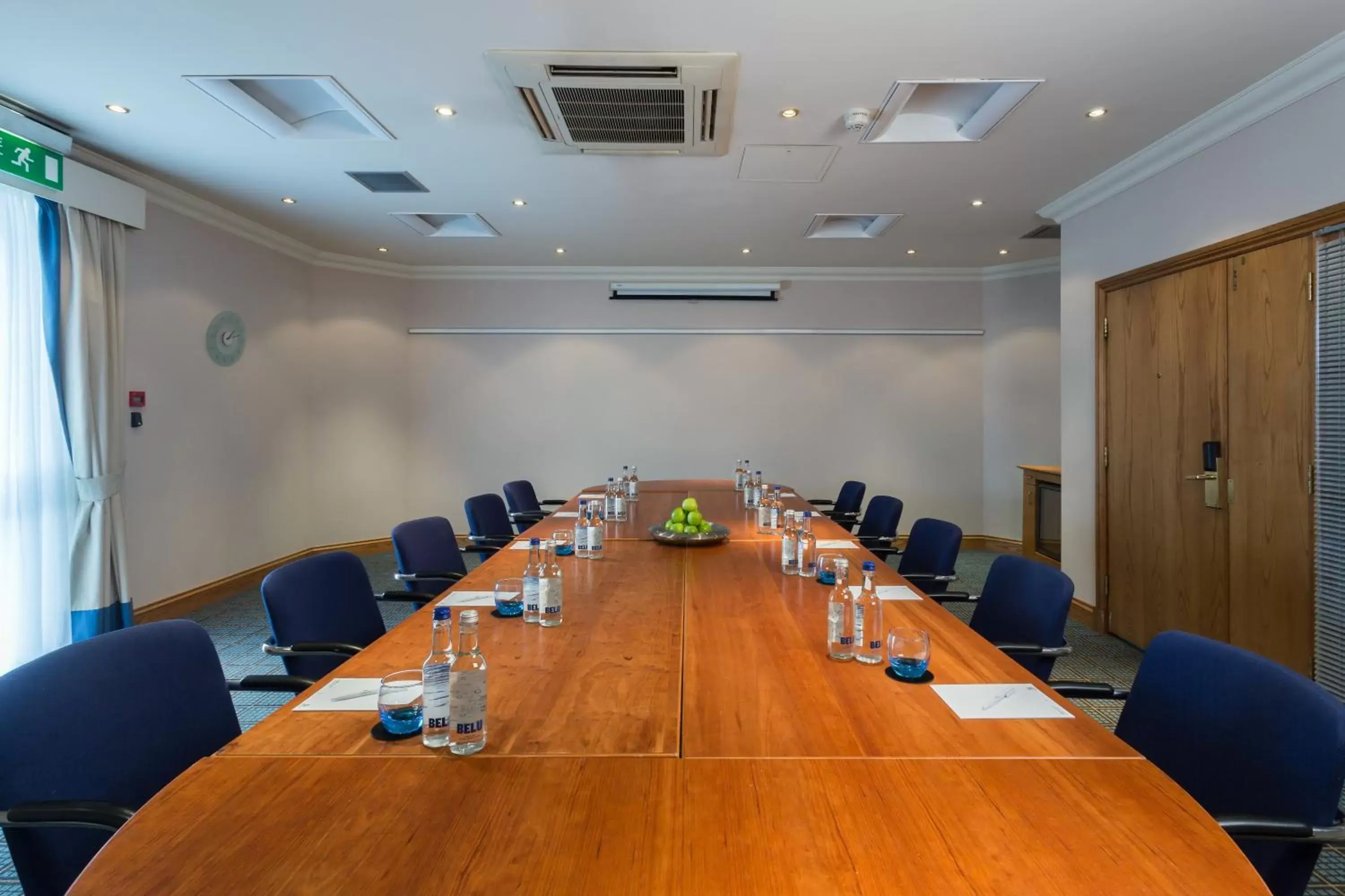 Meeting/conference room in Holiday Inn Rugby-Northampton M1 Jct18, an IHG Hotel