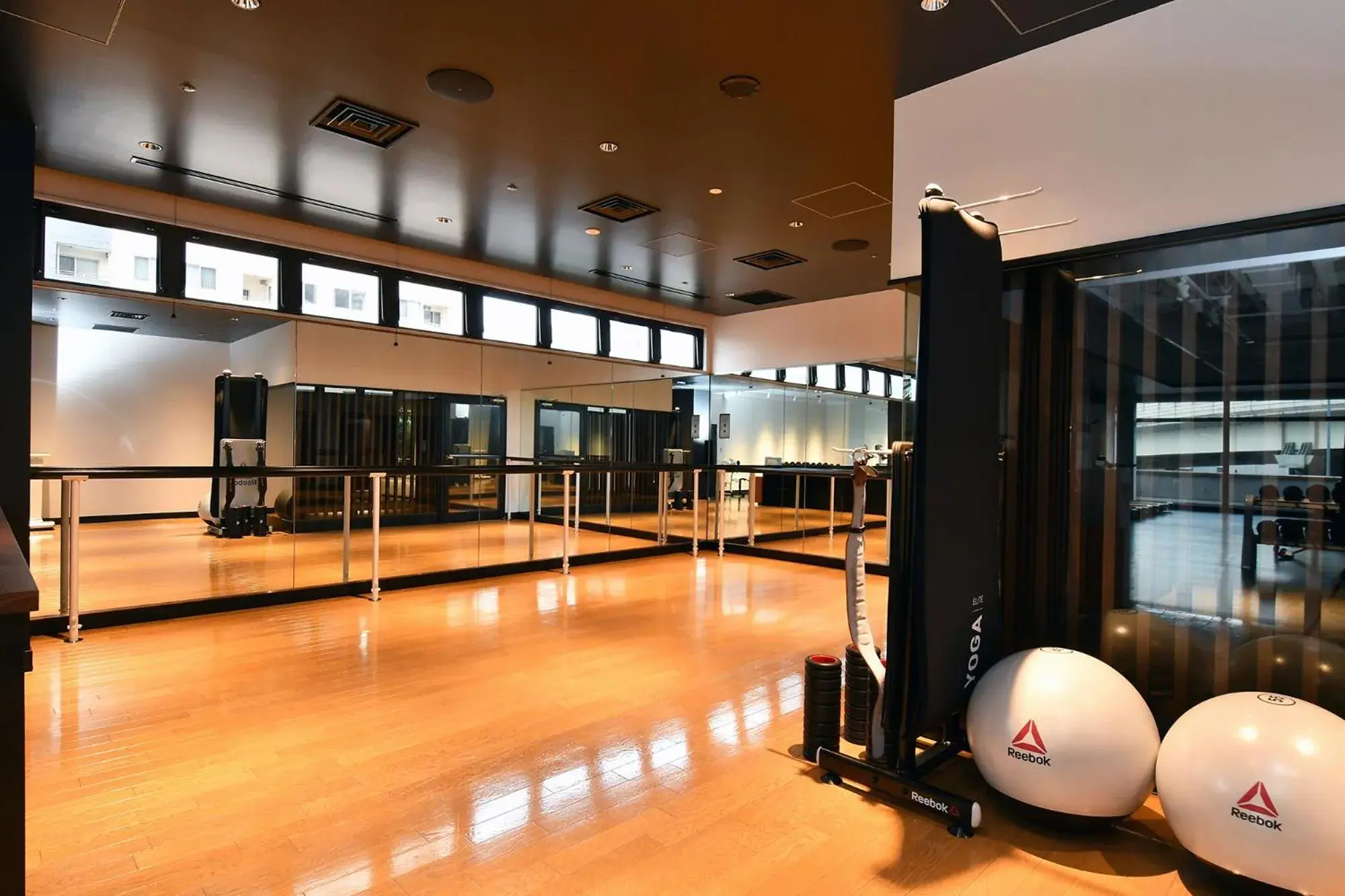 Fitness centre/facilities in Royal Park Hotel