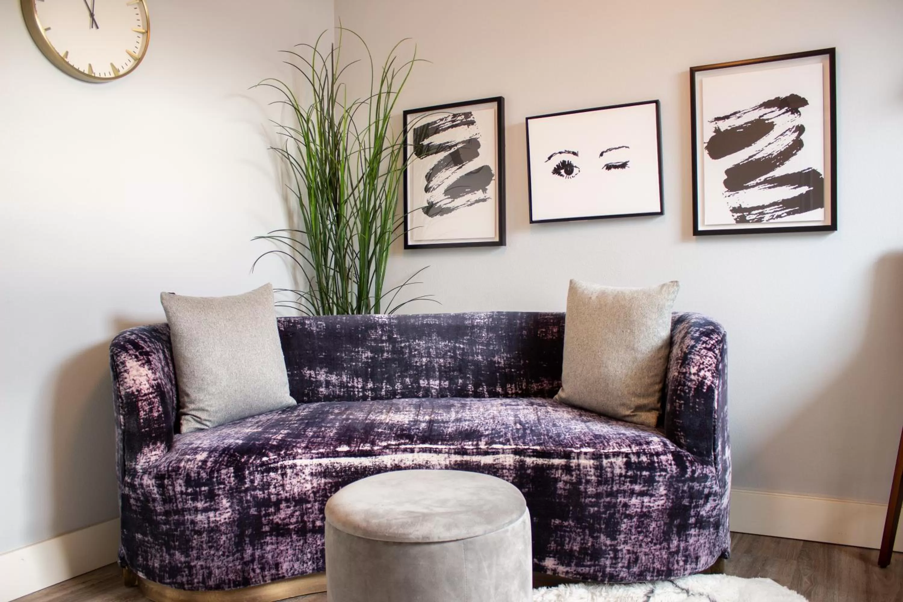 Living room, Seating Area in Douglas On Third