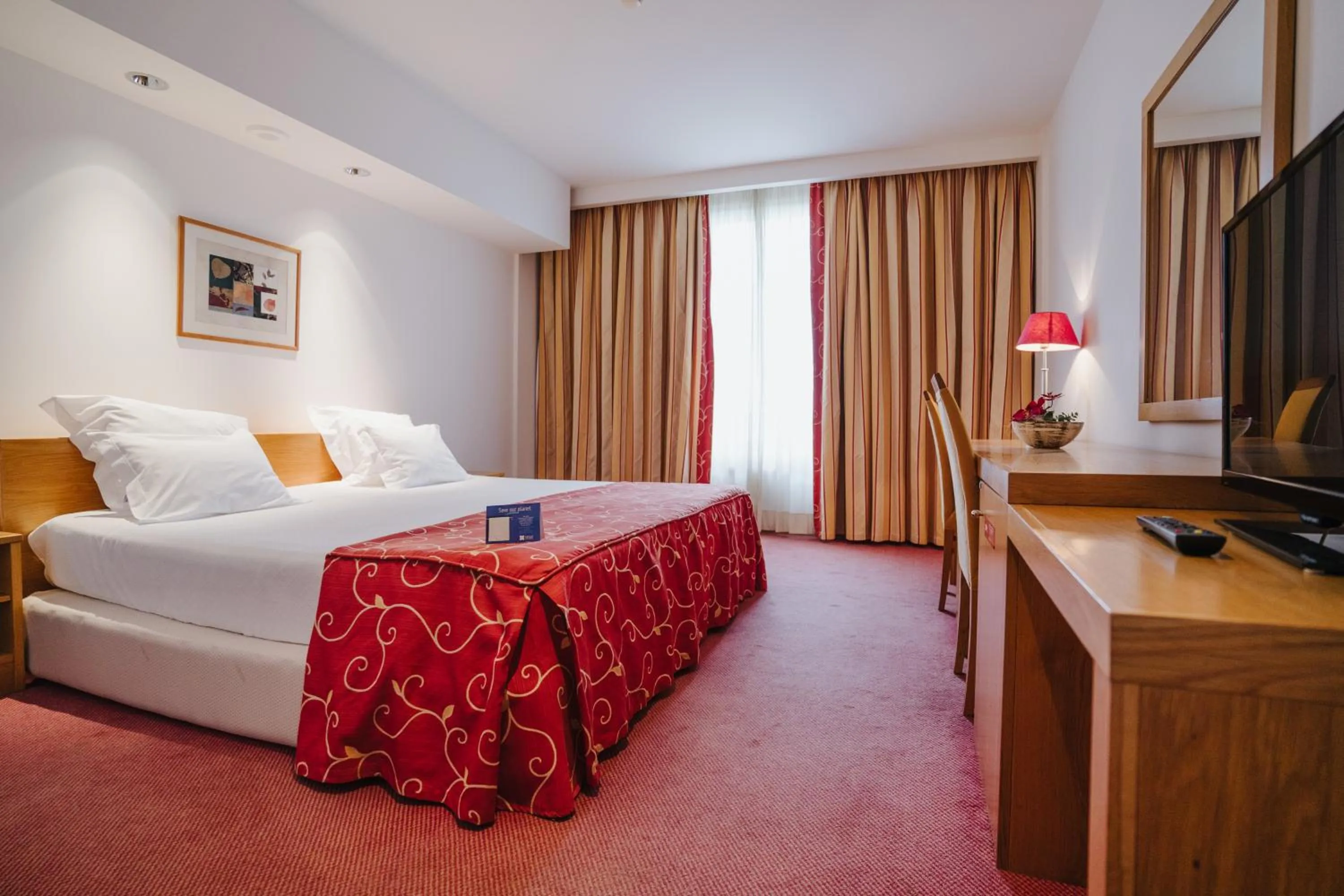 Bed in Hotel Premium Porto Maia