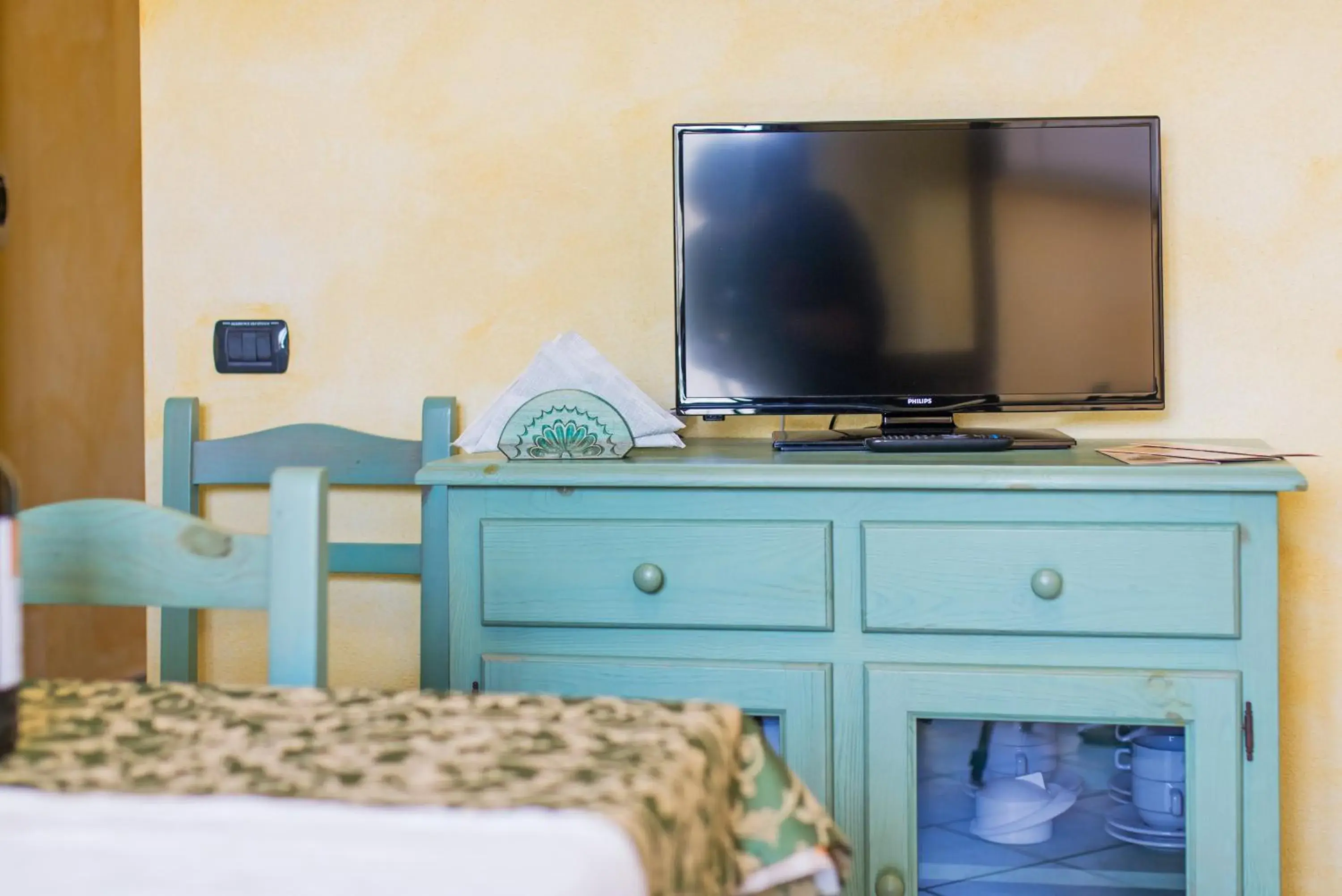 TV and multimedia, TV/Entertainment Center in Albergo Residenziale Gli Ontani