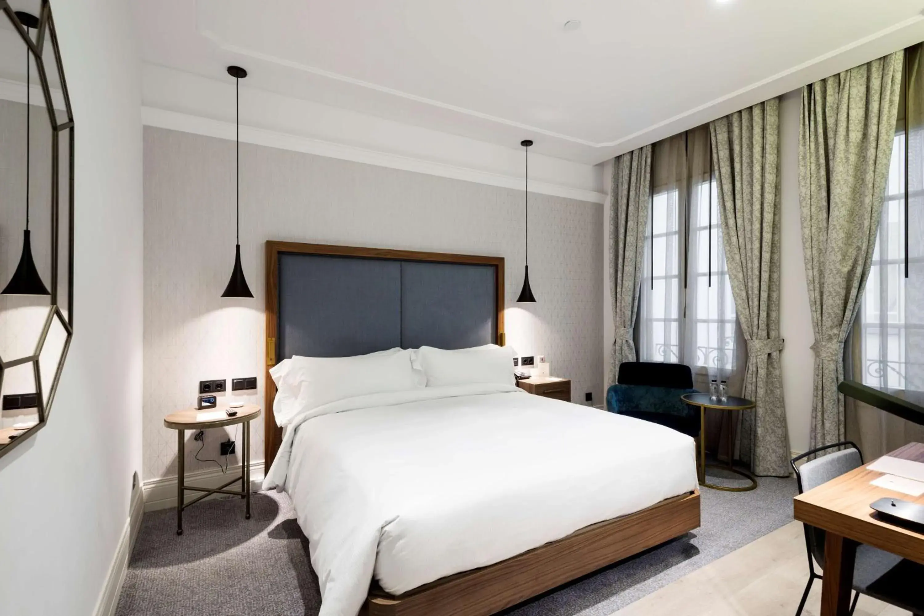 Bed in DoubleTree by Hilton Madrid-Prado