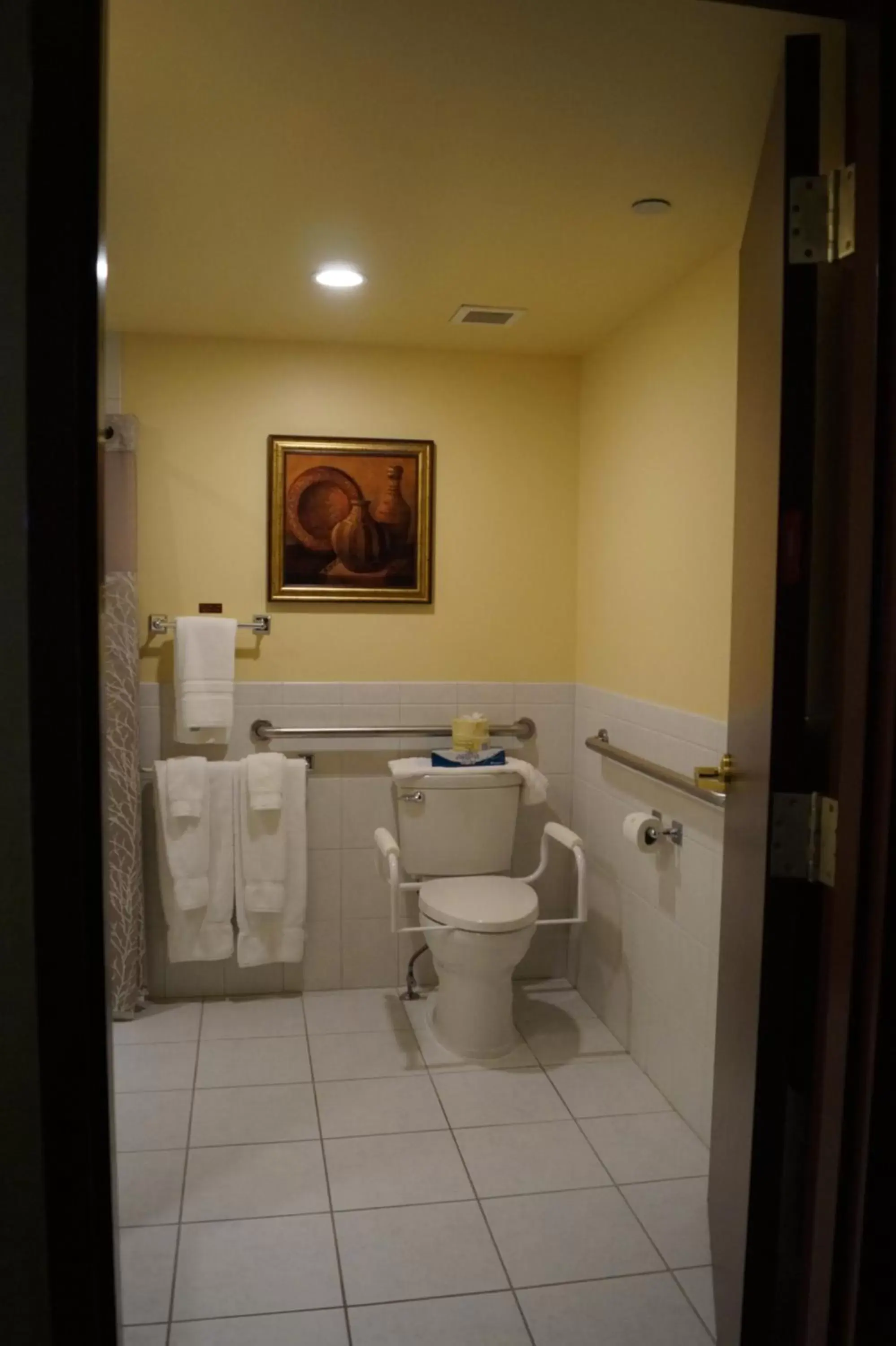 Bathroom in Salvatores Grand Hotel