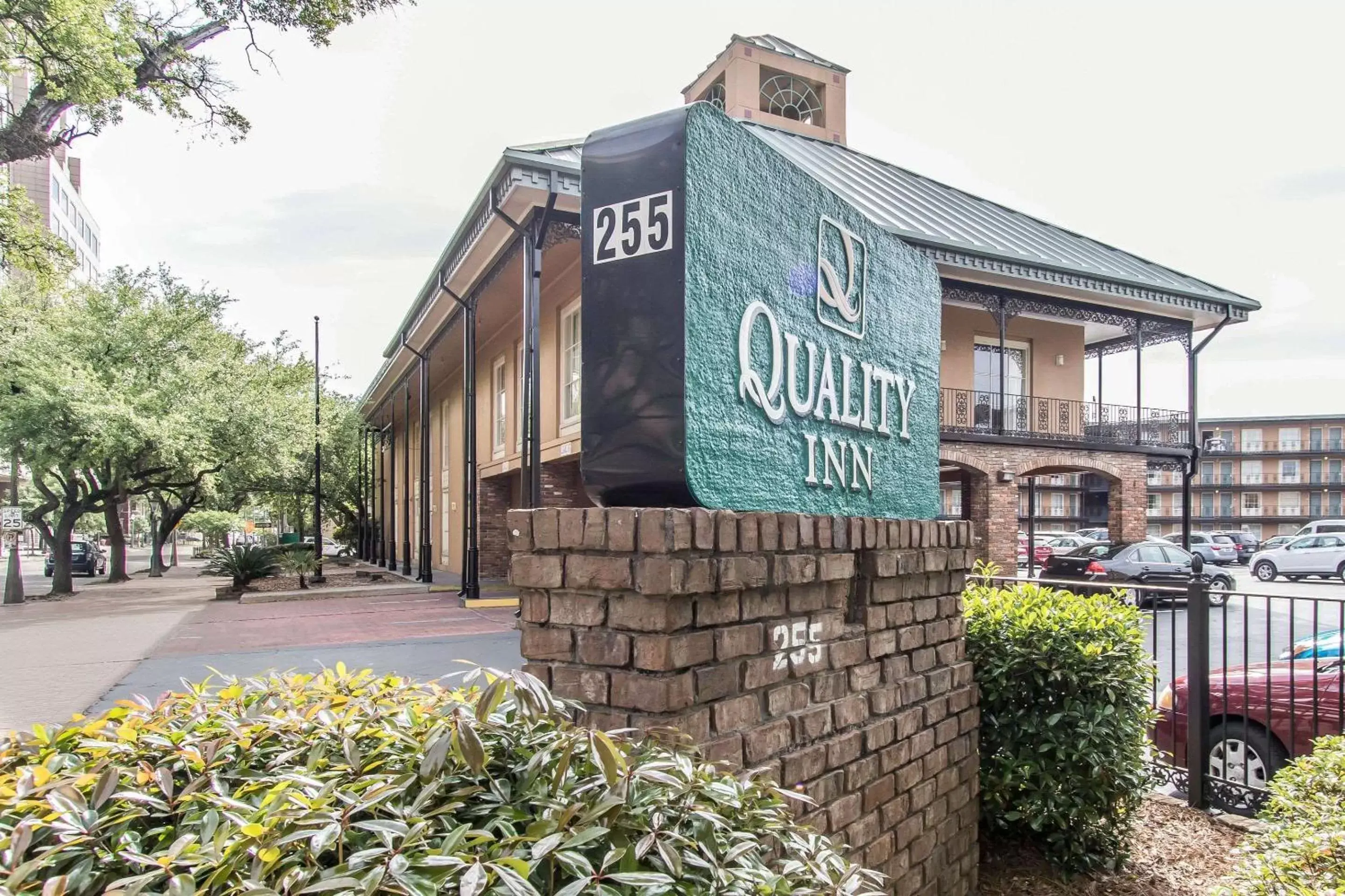 Property Building in Quality Inn Downtown Historic District