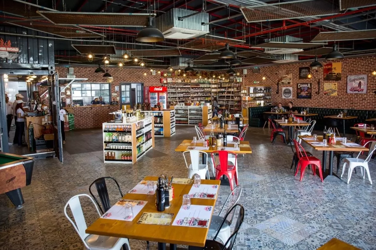 Restaurant/places to eat in Barracuda Resort