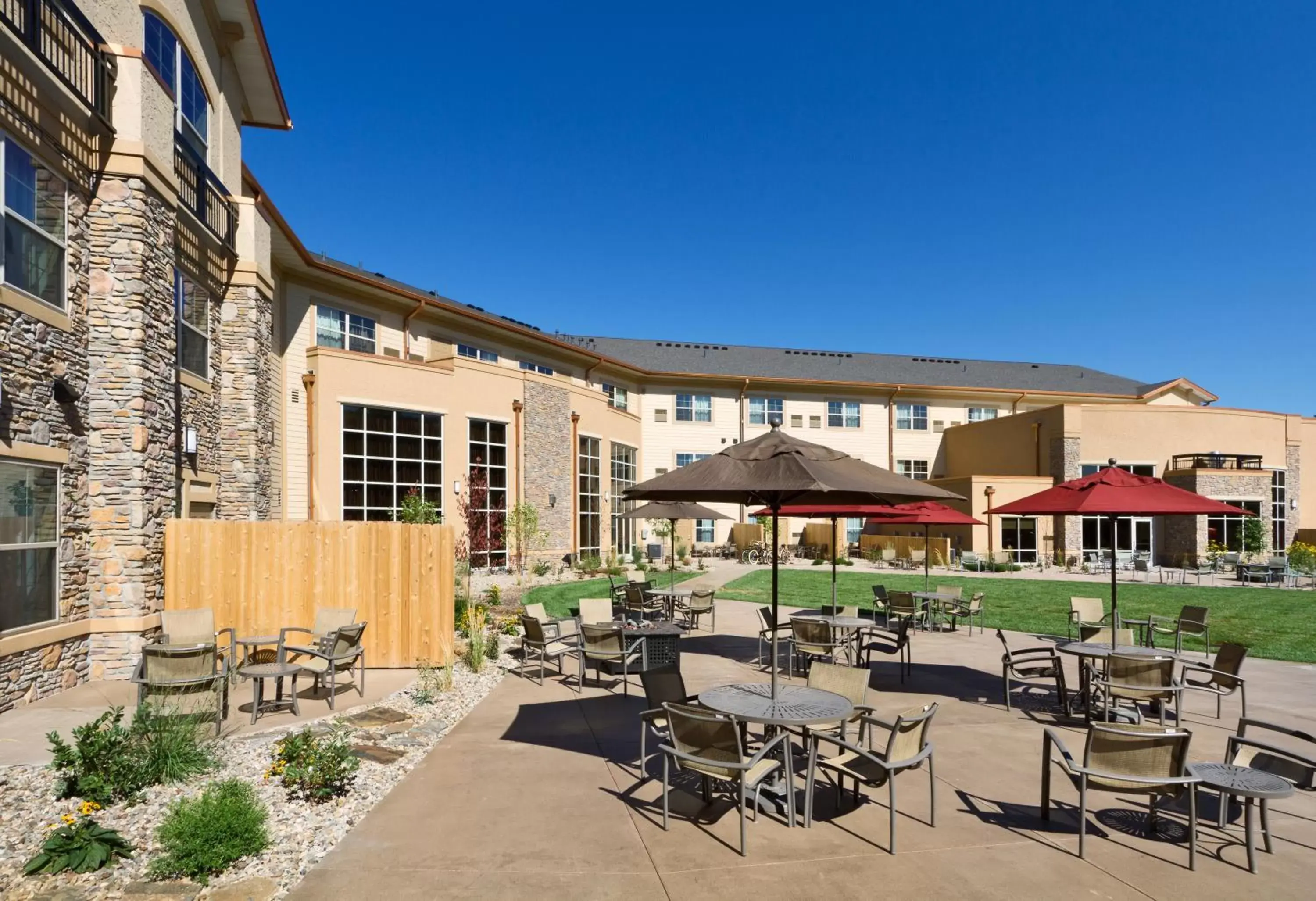 Patio, Restaurant/Places to Eat in ClubHouse Hotel and Suites