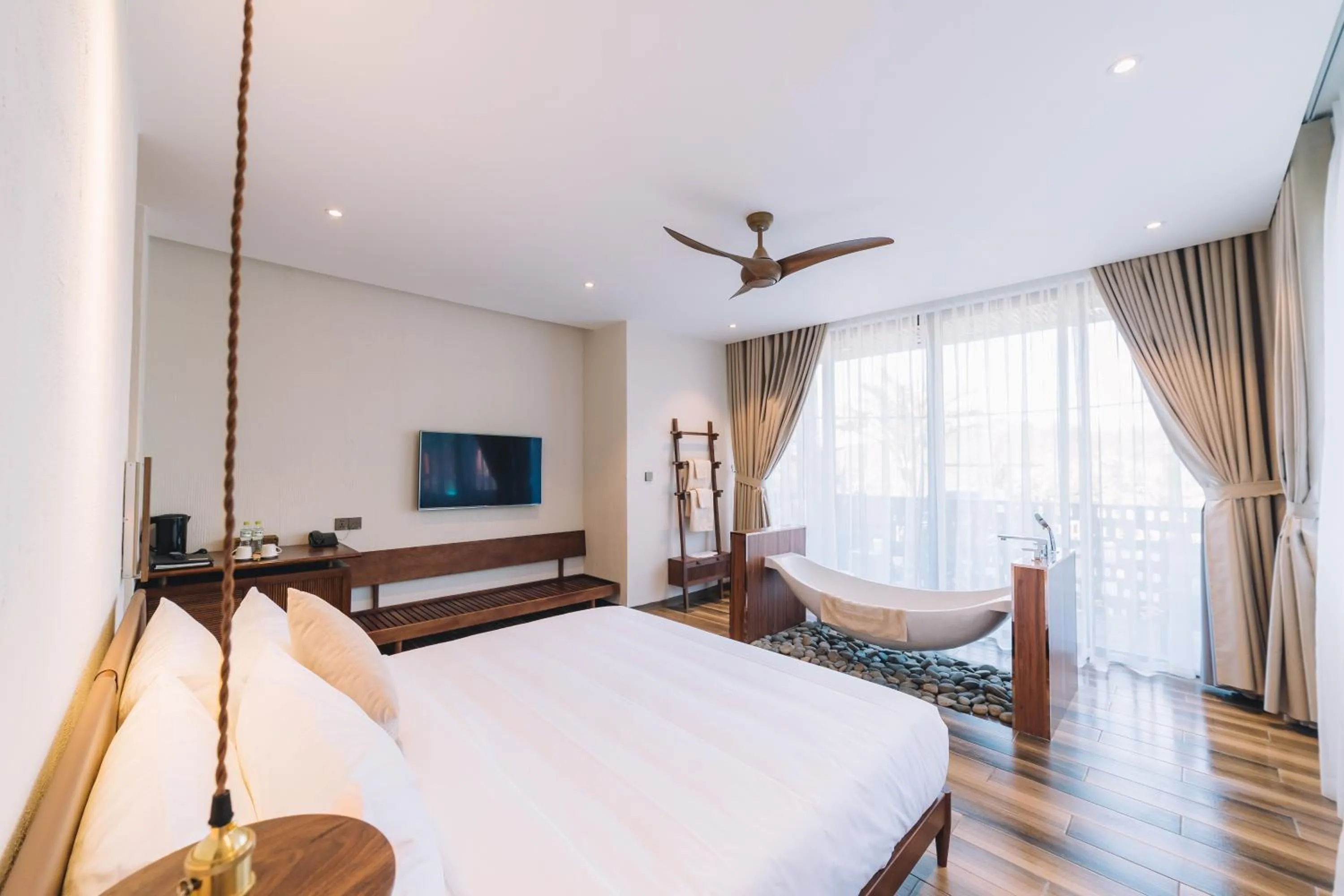 Photo of the whole room, Bed in Zen Valley Dalat