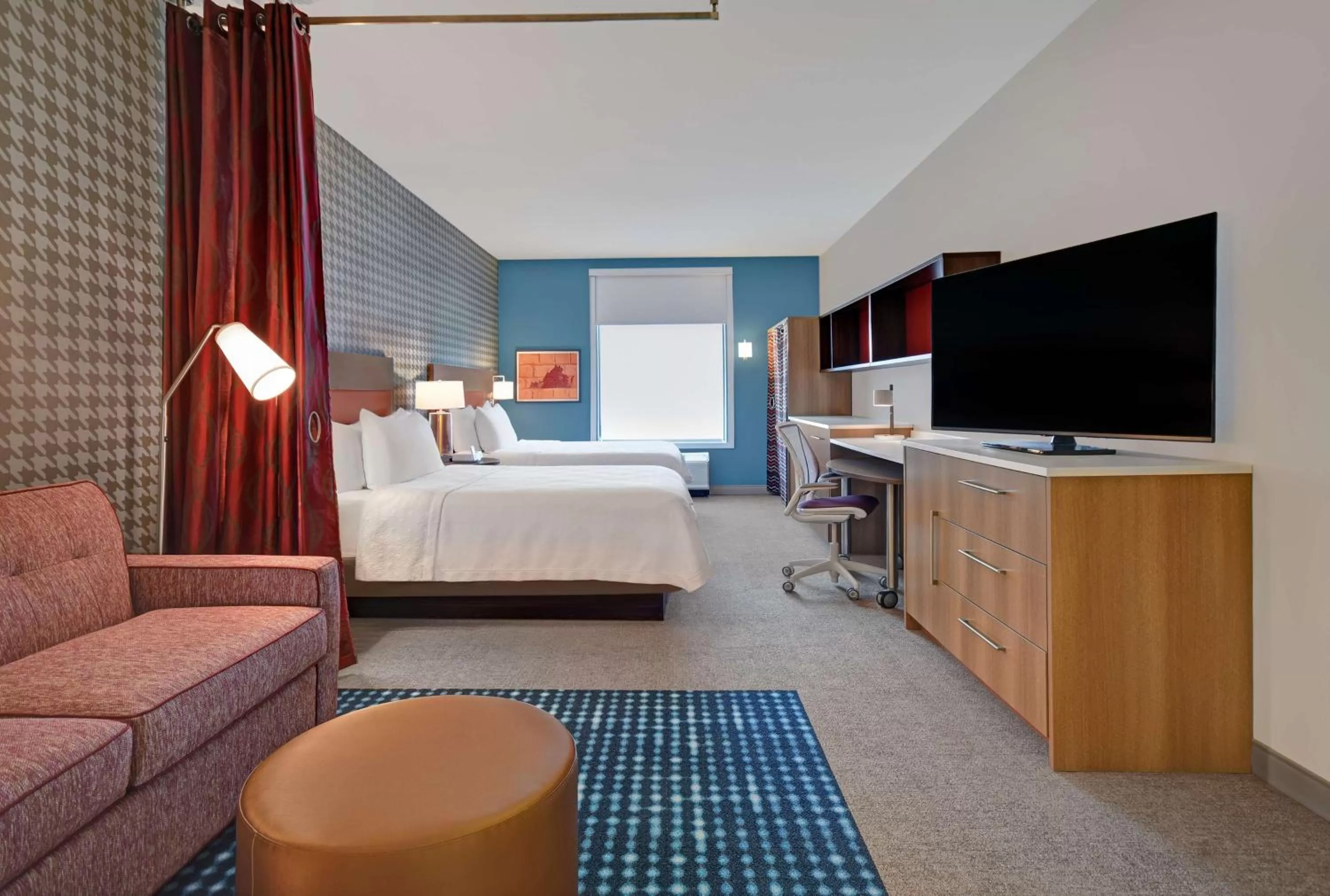 Living room, Bed in Home2 Suites by Hilton Blacksburg University