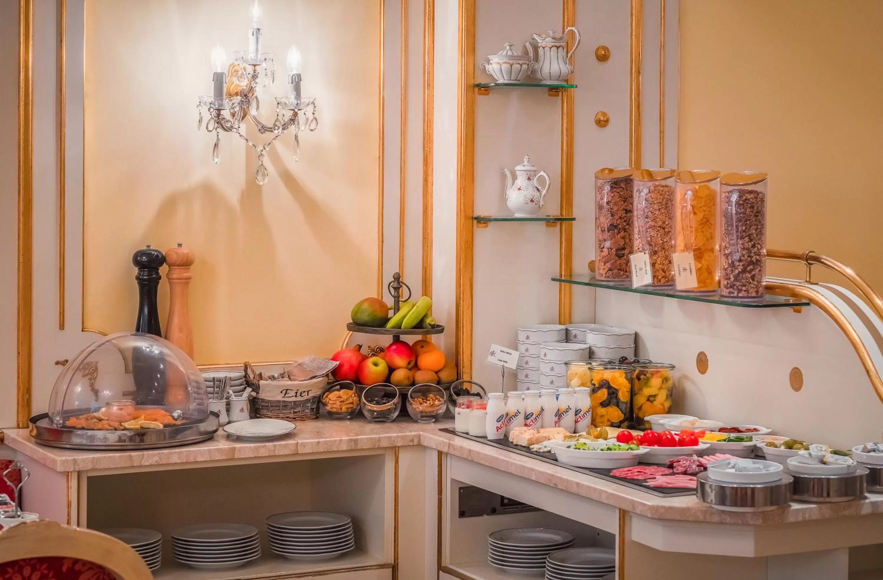 Food and drinks in Schlosshotel Römischer Kaiser