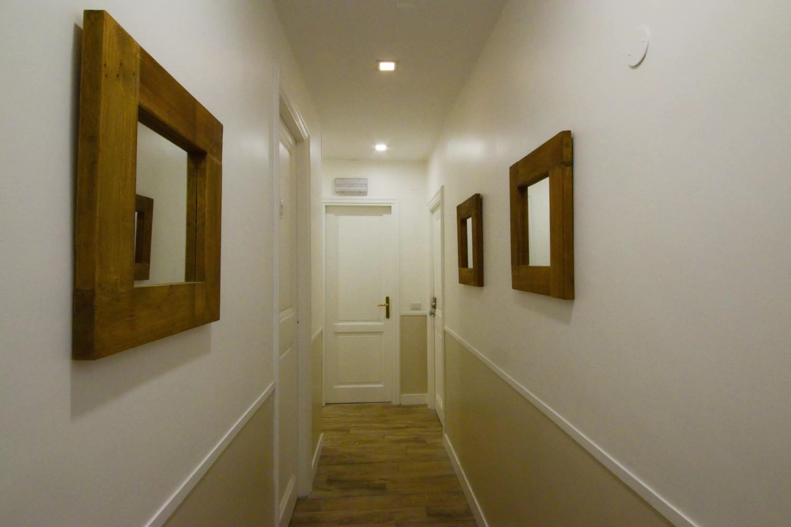 furniture in Spagna Ave