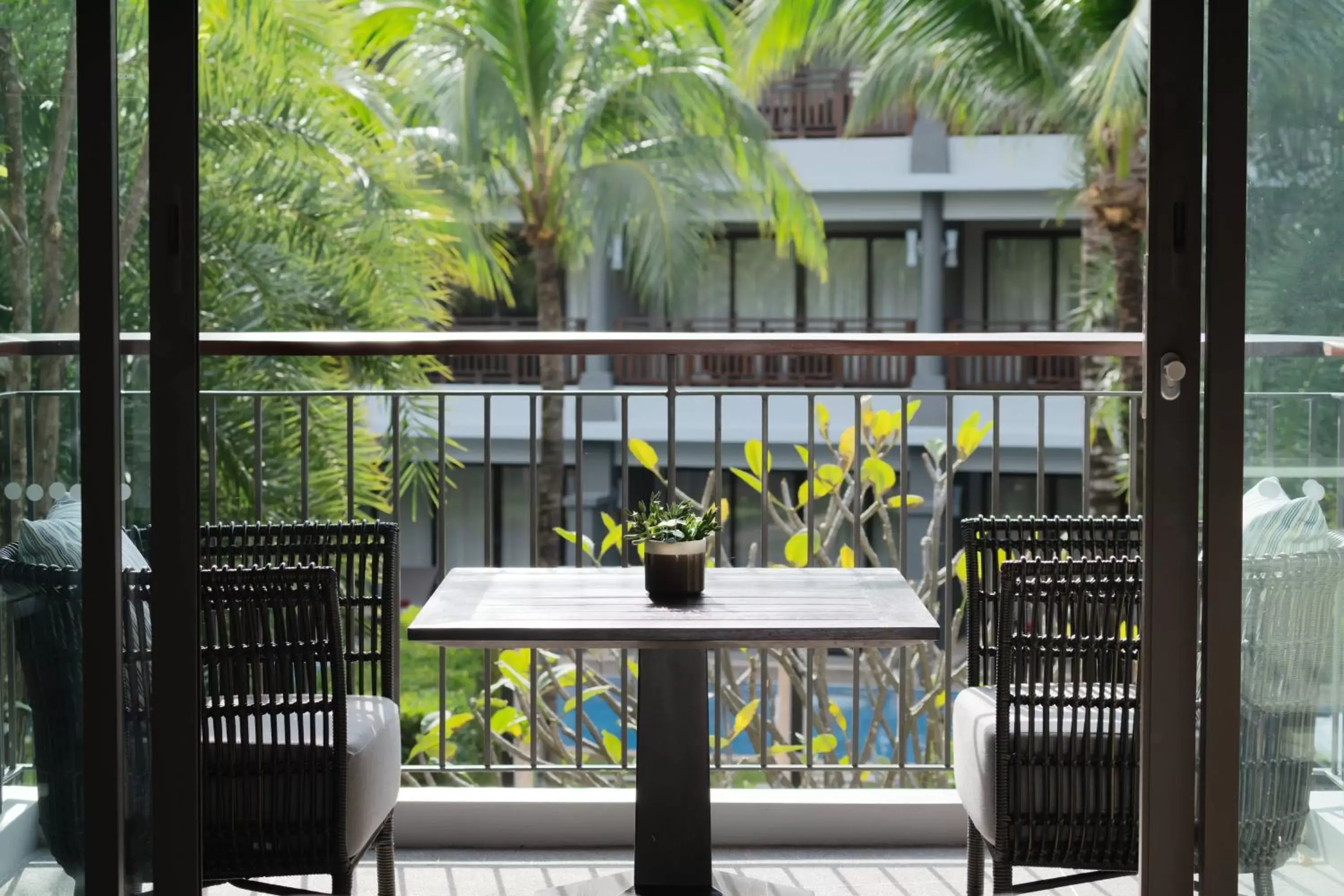 Photo of the whole room, Drinks in Phuket Marriott Resort and Spa, Nai Yang Beach