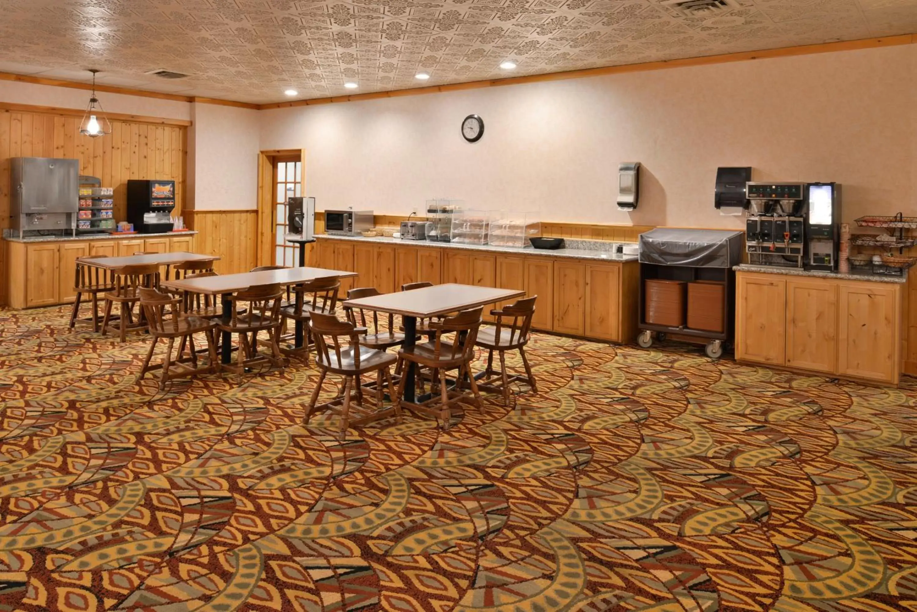 Continental breakfast, Restaurant/Places to Eat in Stage Coach Inn