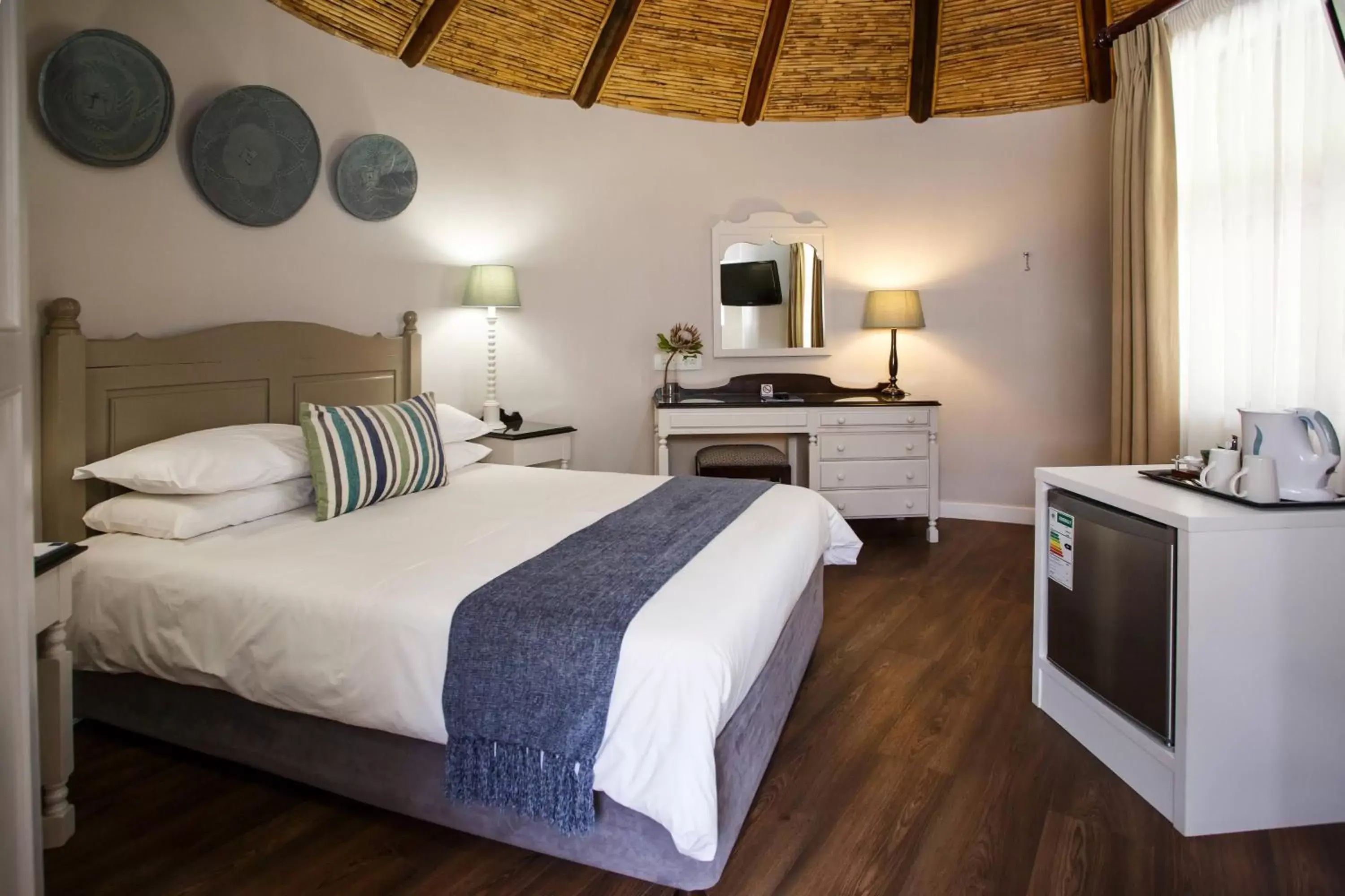 Photo of the whole room, Bed in Protea Hotel by Marriott Oudtshoorn Riempie Estate