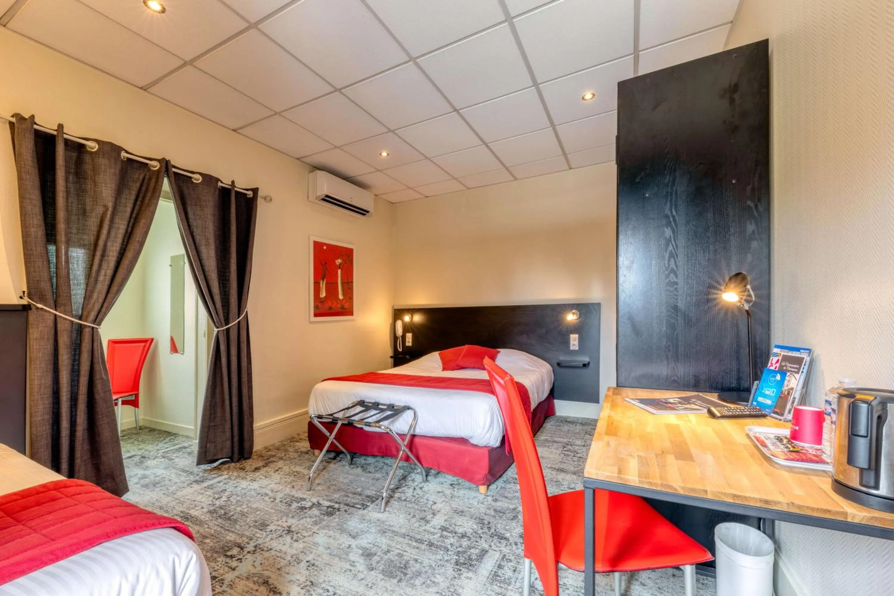 Bed in La Commanderie de Champarey