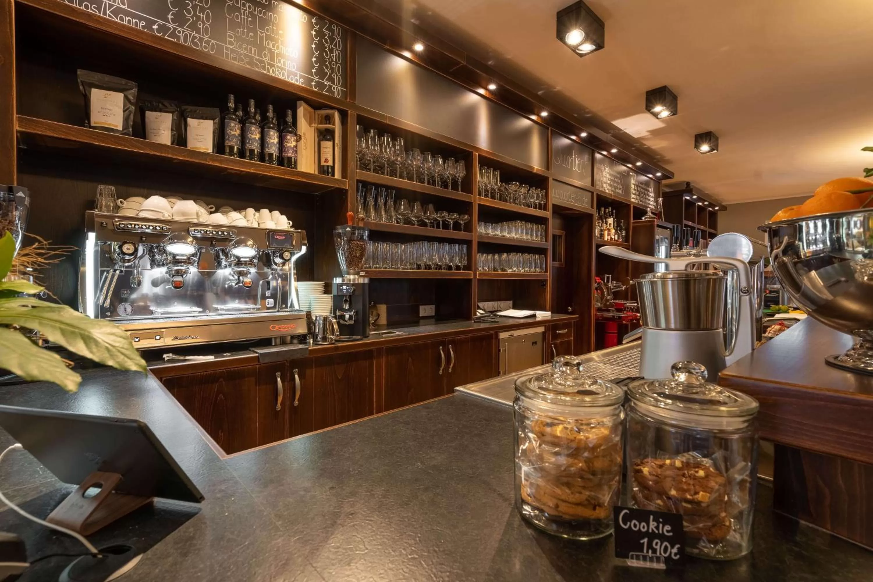 Coffee/tea facilities in QUARTIER 5 Hotel & Restaurant, Sächsische Schweiz