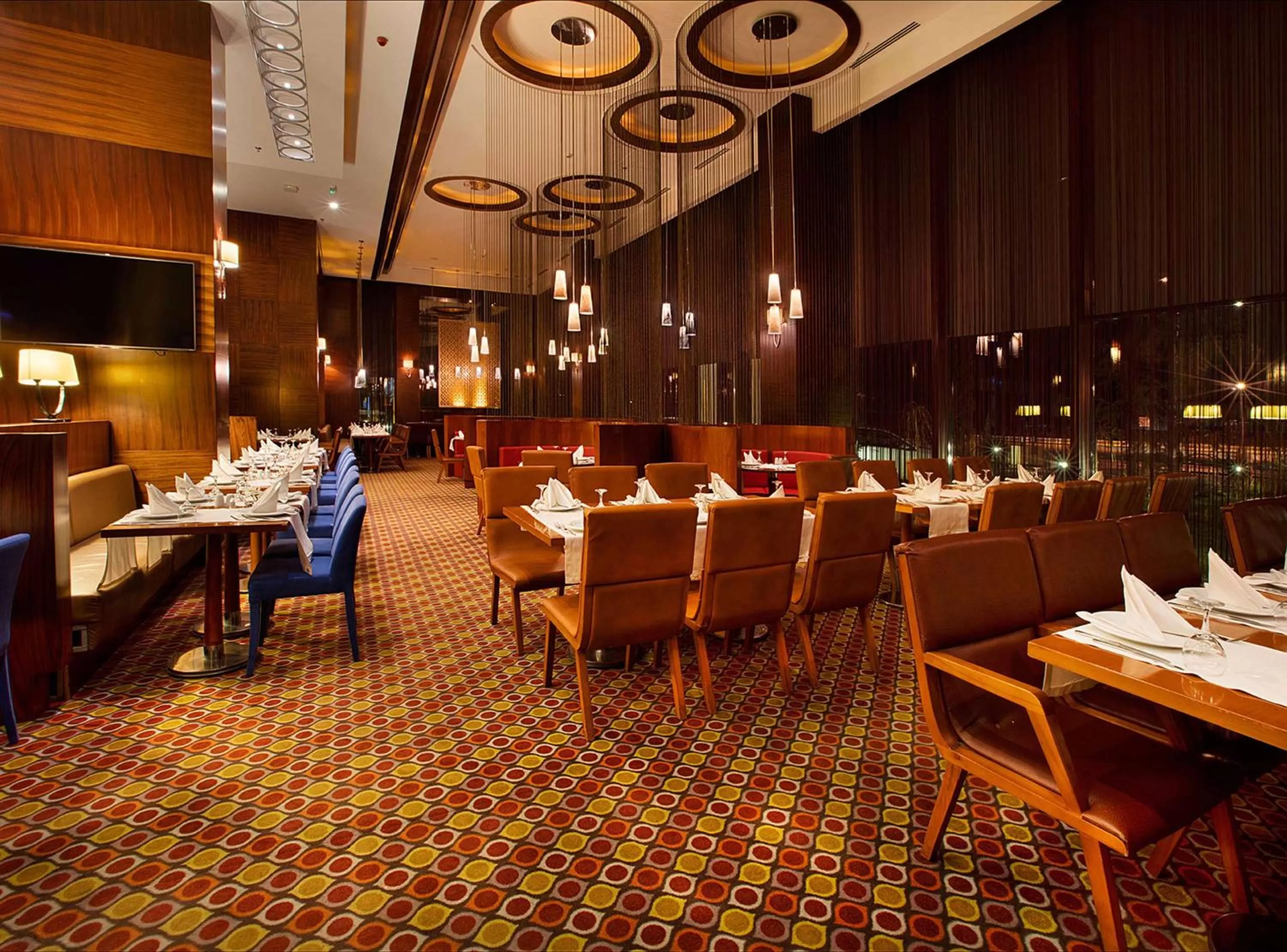 Restaurant/places to eat in Doubletree by Hilton Van