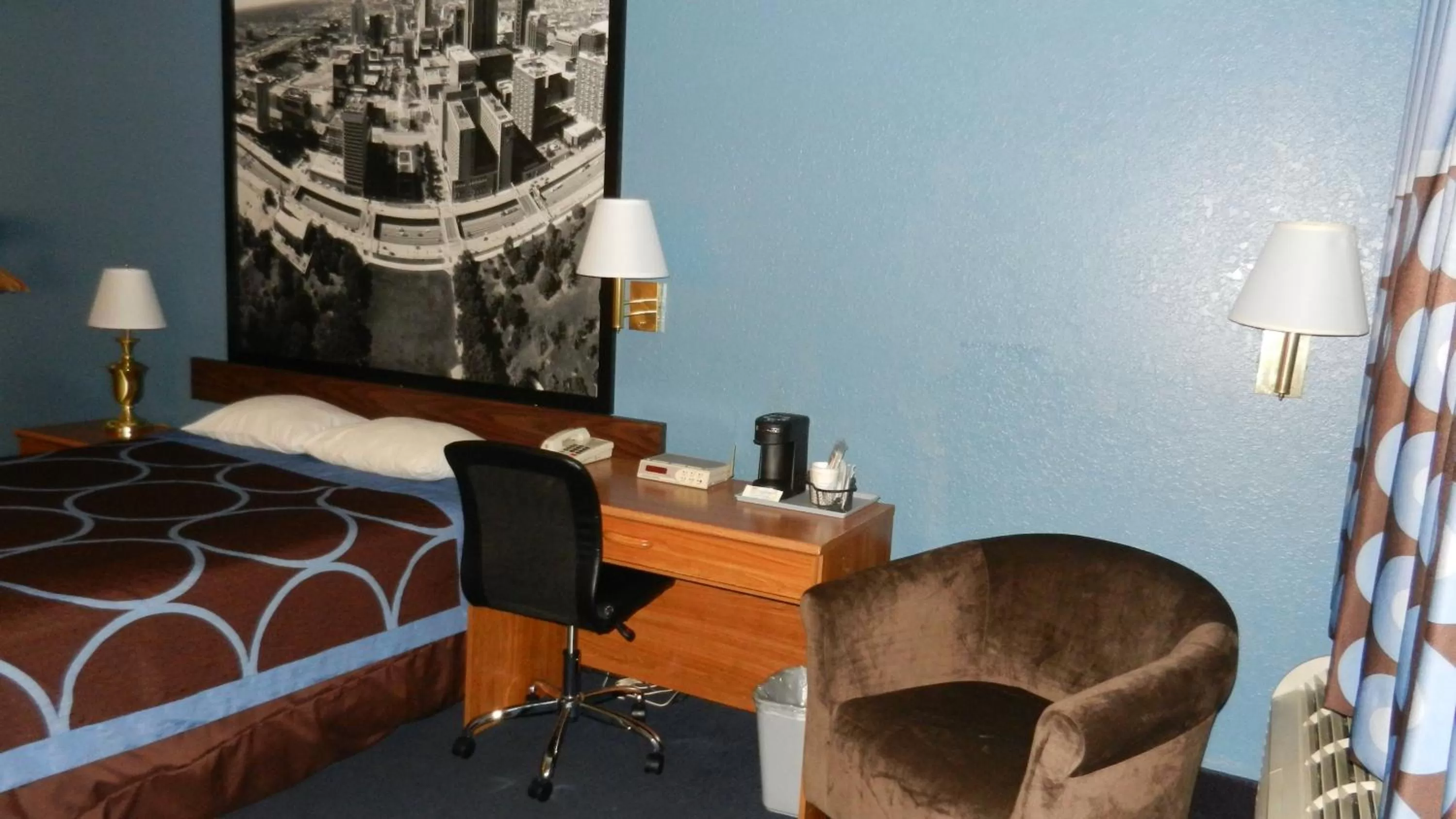 Bedroom, Bed in Super 8 by Wyndham Potosi