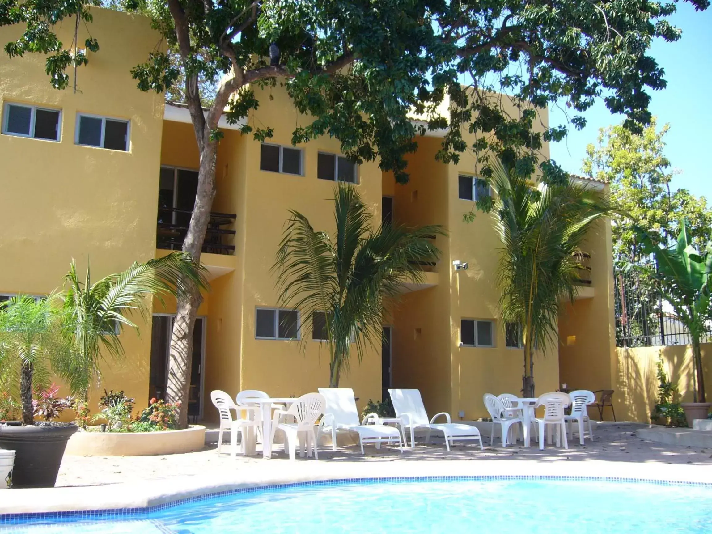 Facade/entrance, Swimming Pool in Hotel LunaSol