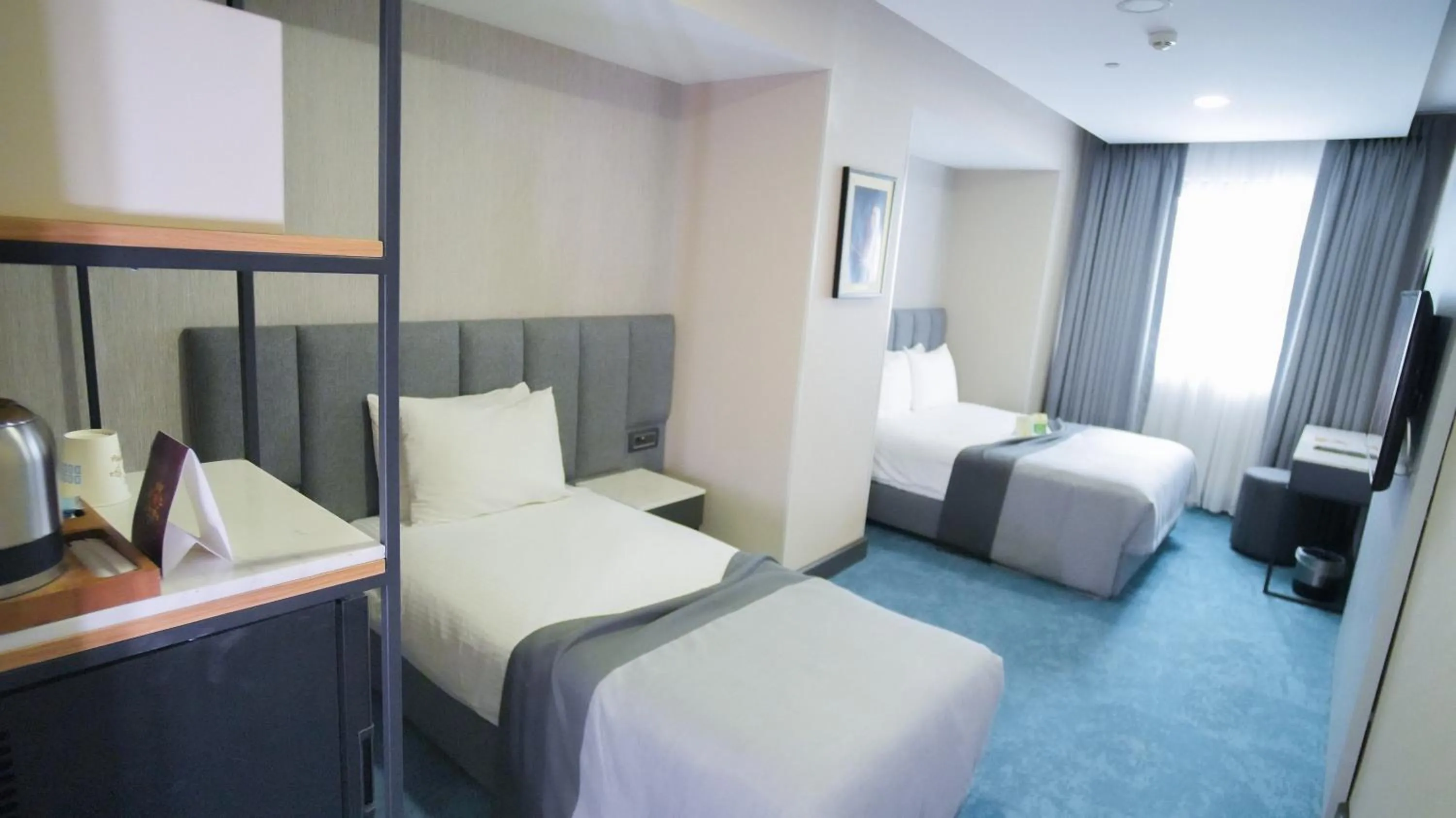 Bed in Dosso Dossi Hotels Old City