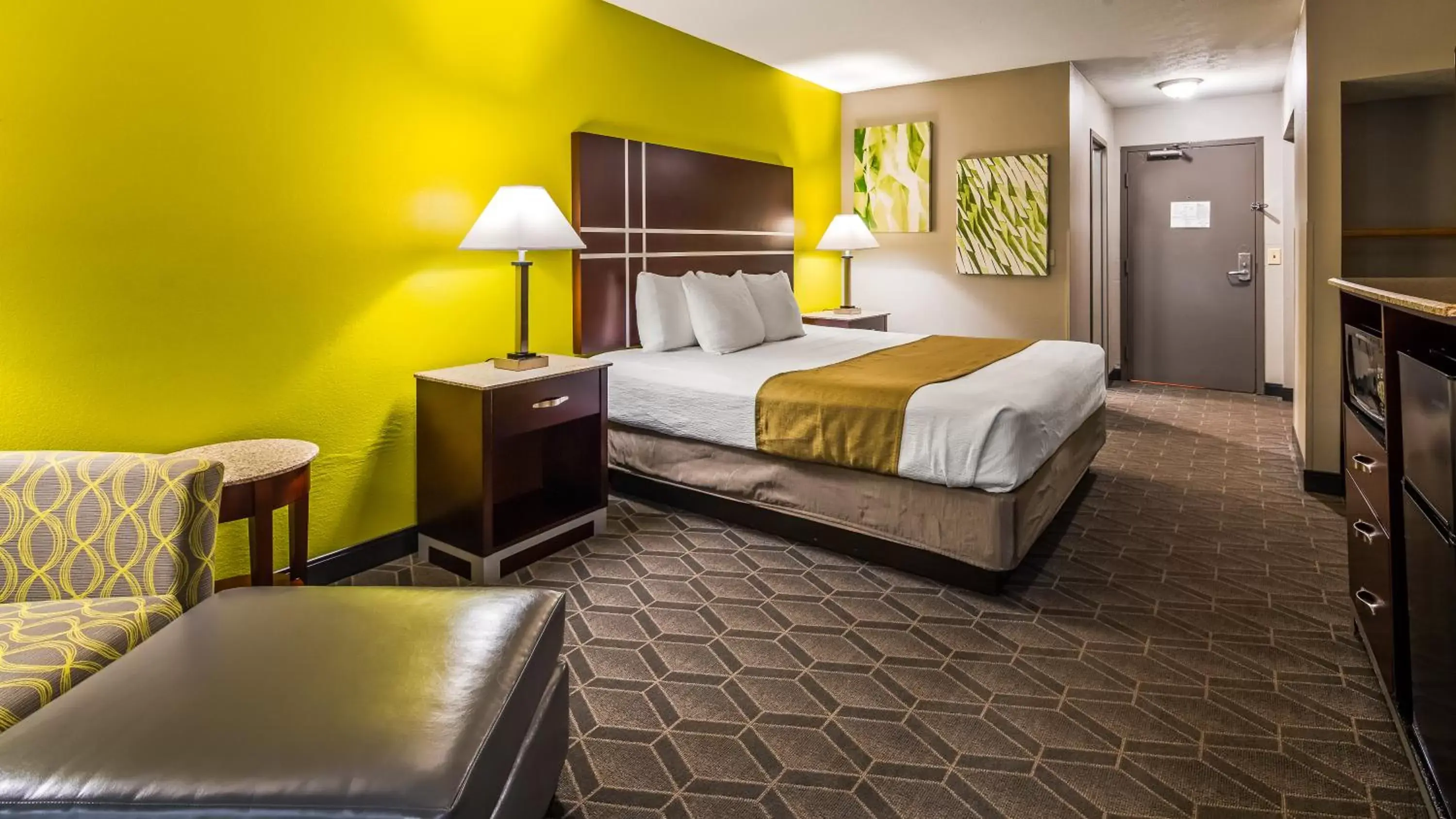 Photo of the whole room, Bed in Best Western Auburn/Opelika Inn