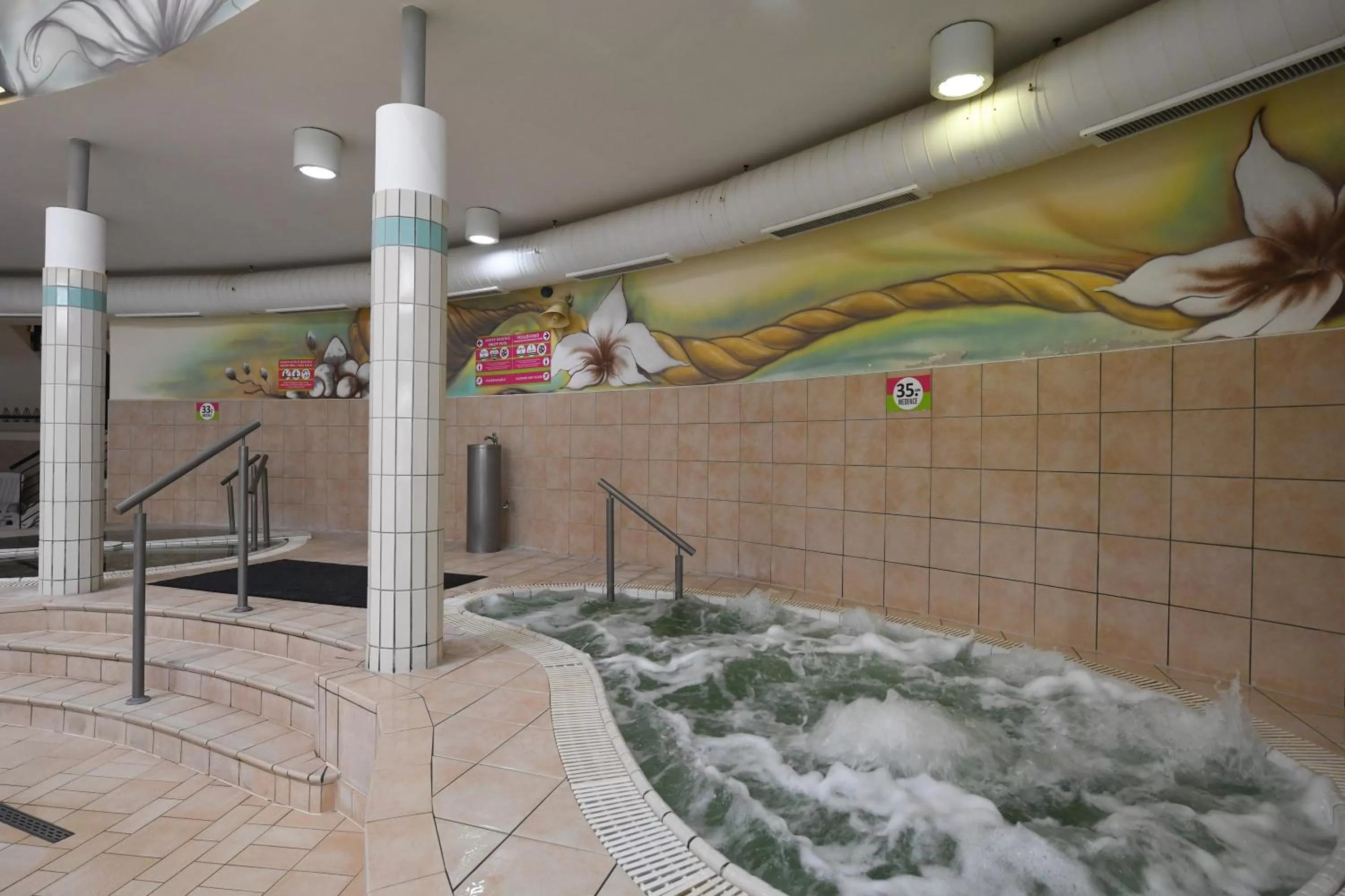 Hot Tub in Hunguest Hotel Sóstó