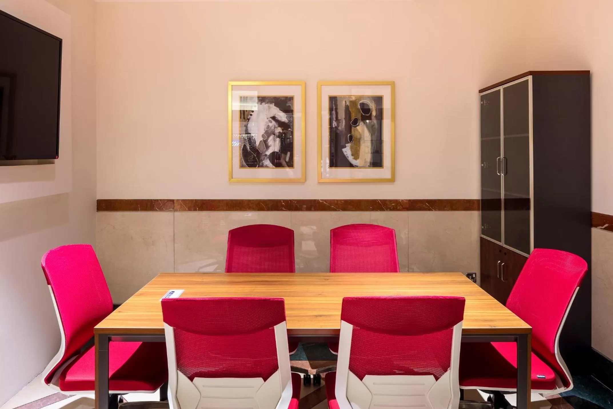 Business facilities in Coral Dubai Deira Hotel