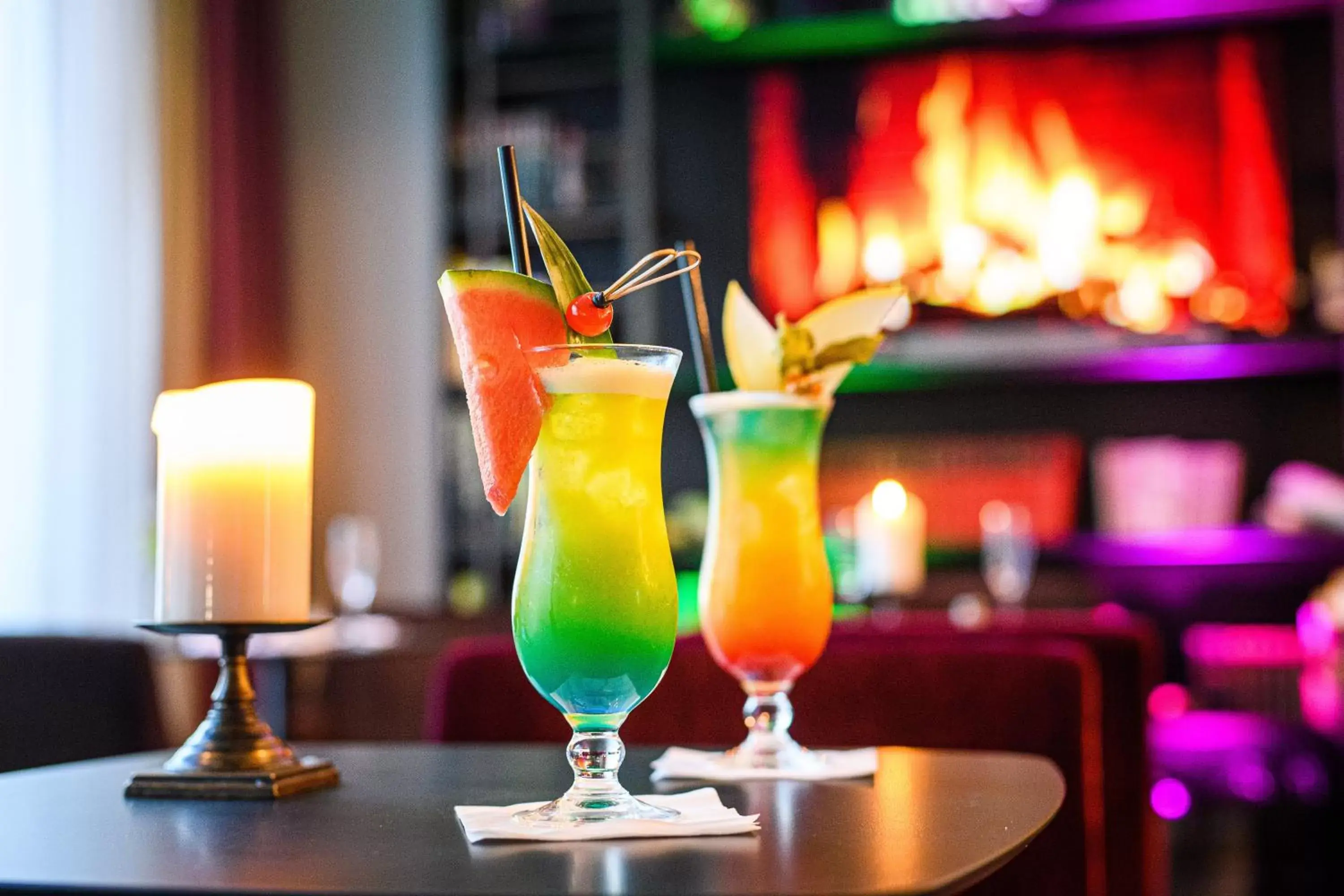 Lounge or bar, Drinks in Holiday Inn Lübeck, an IHG Hotel