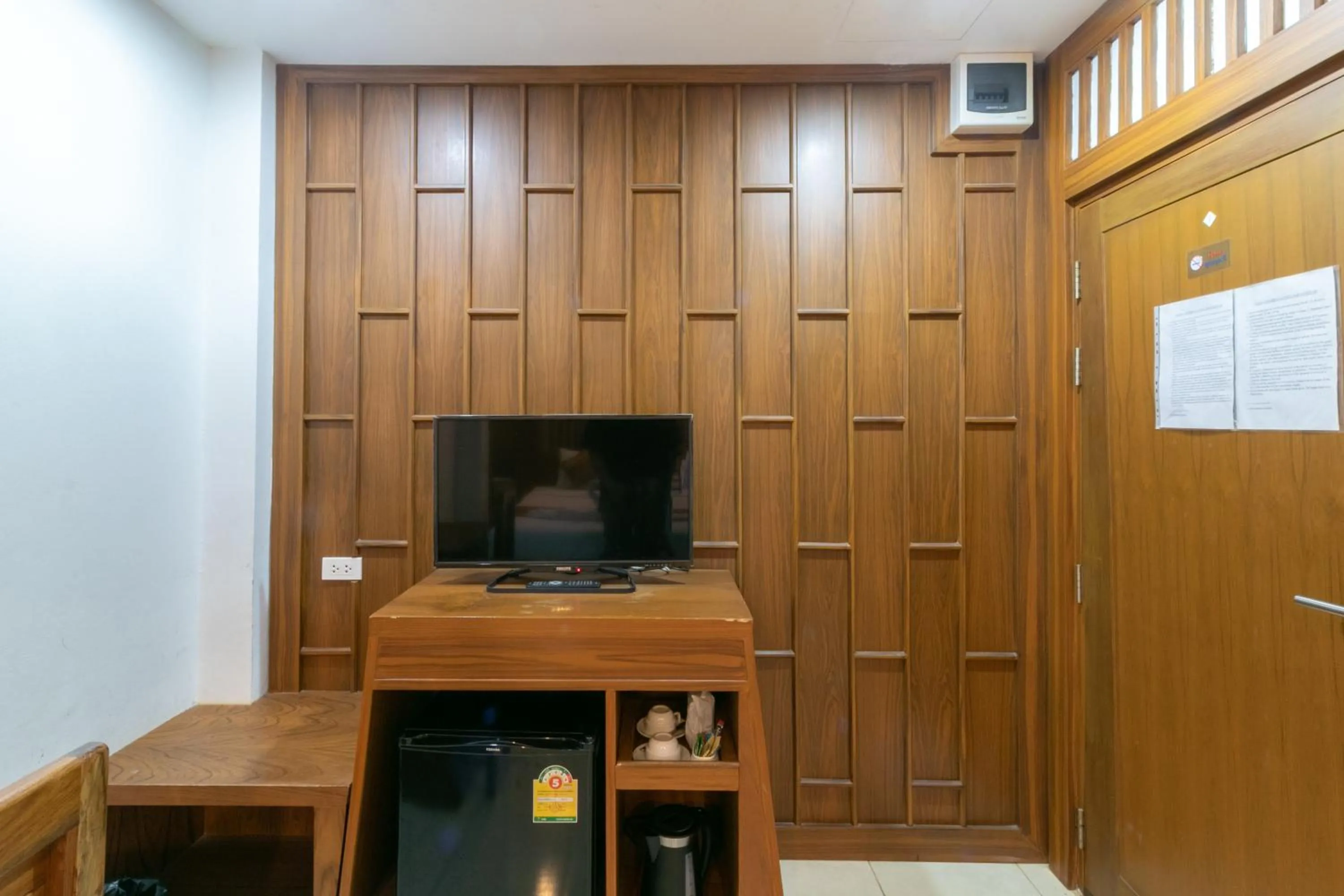 TV and multimedia in Lotus Hotel Patong