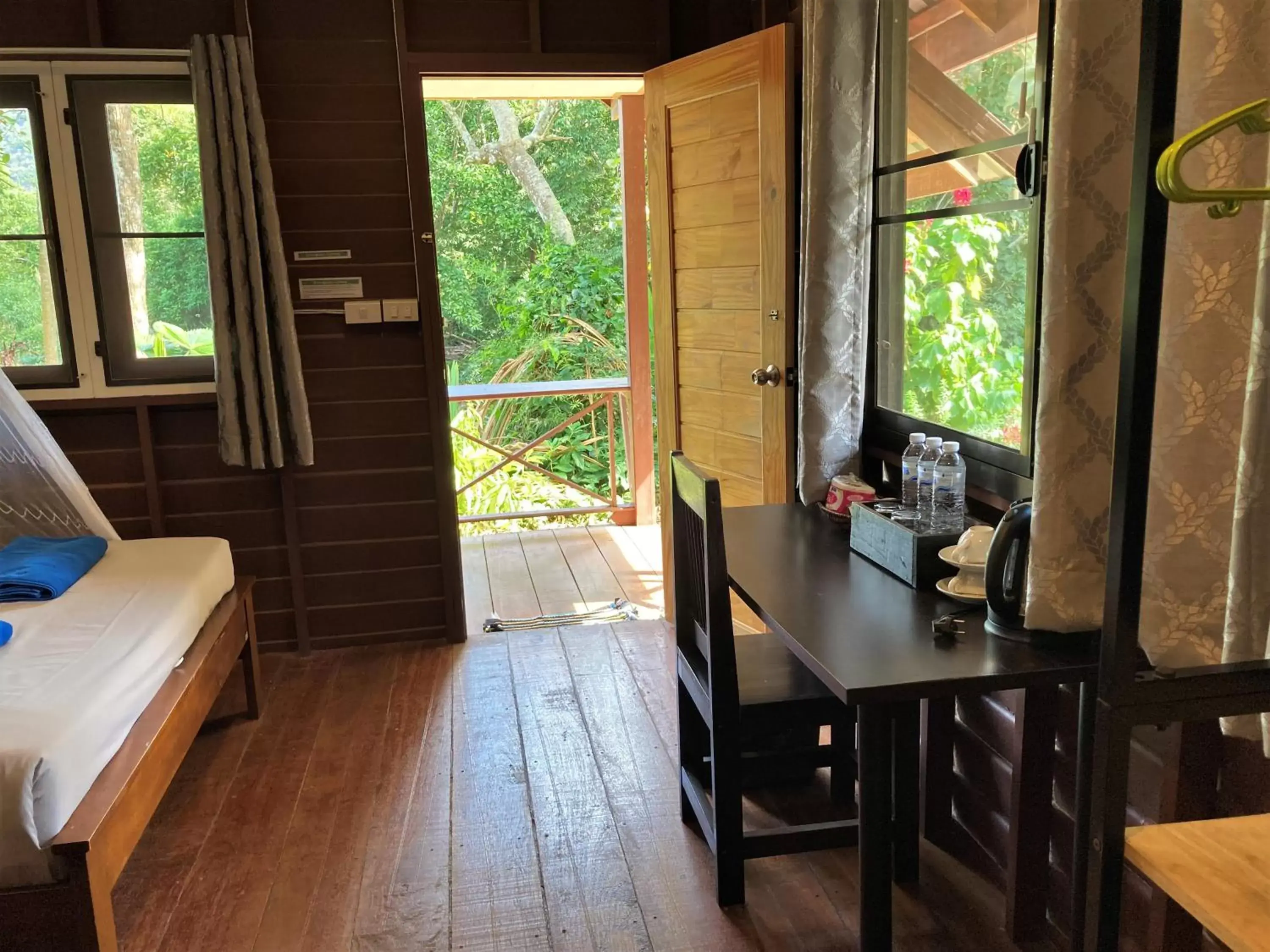 Facade/entrance, Dining Area in Khao Sok Morning Mist Resort