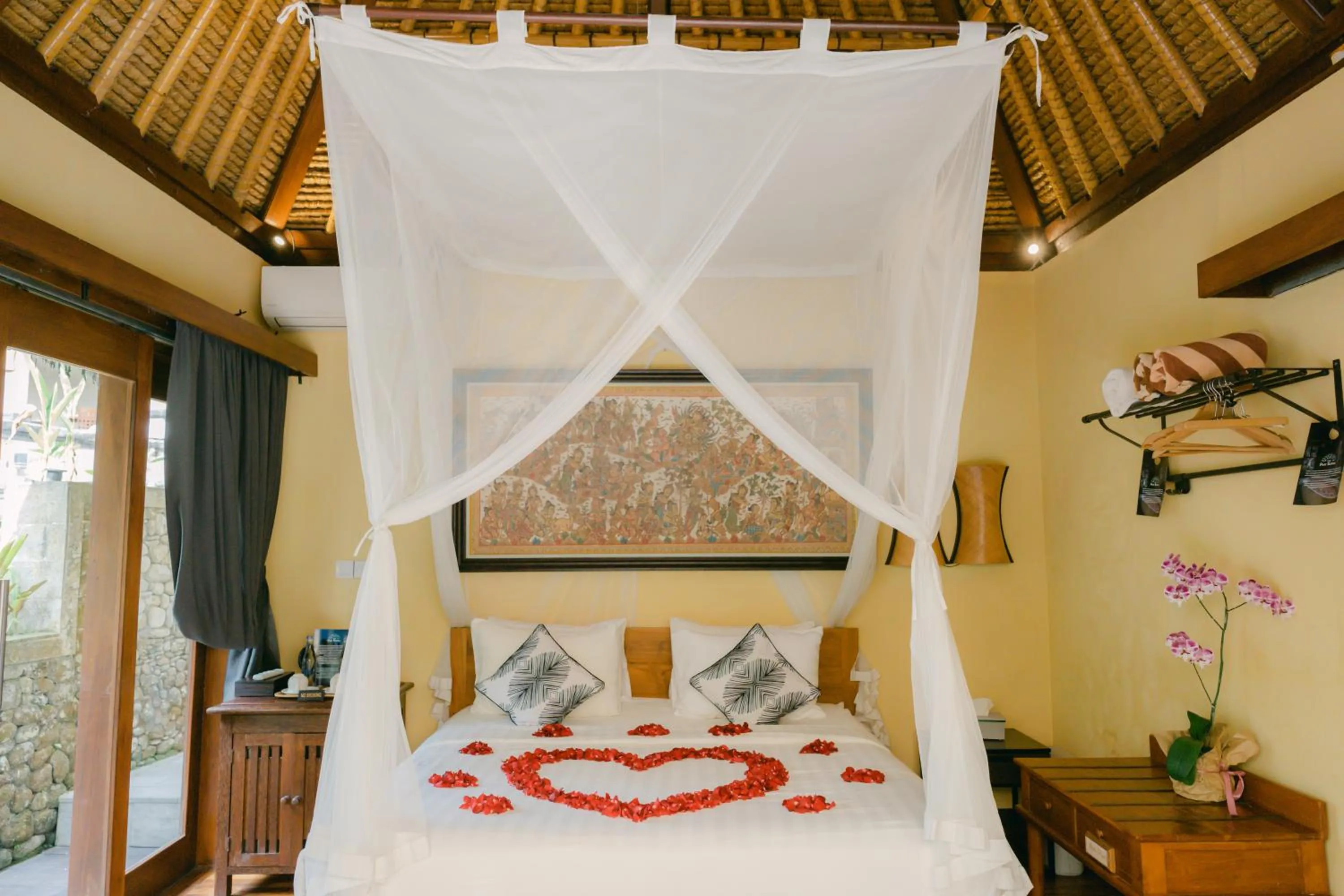 Property building, Bed in The Pari Sudha