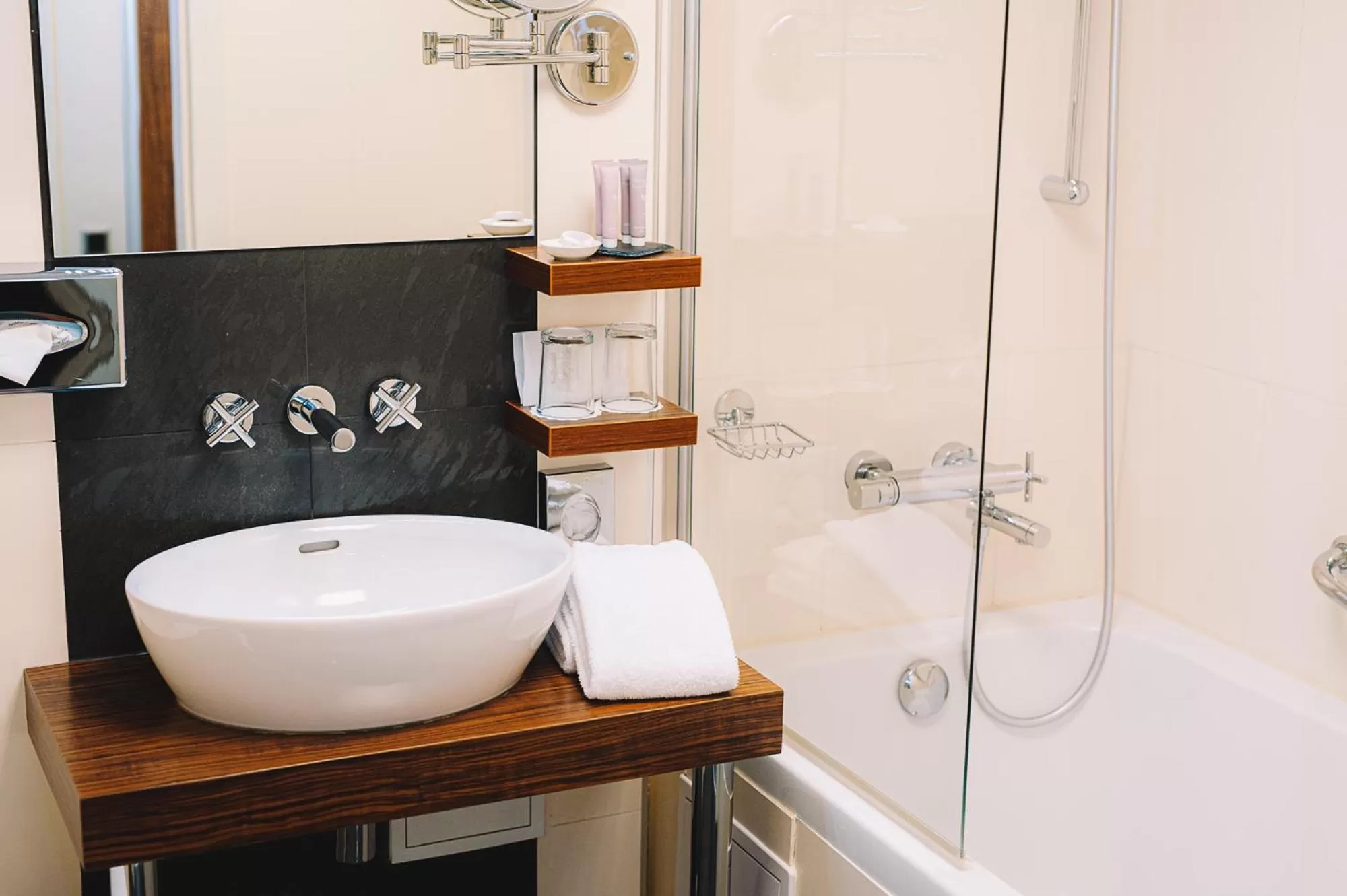 Bathroom in Avalon Hotel & Conferences