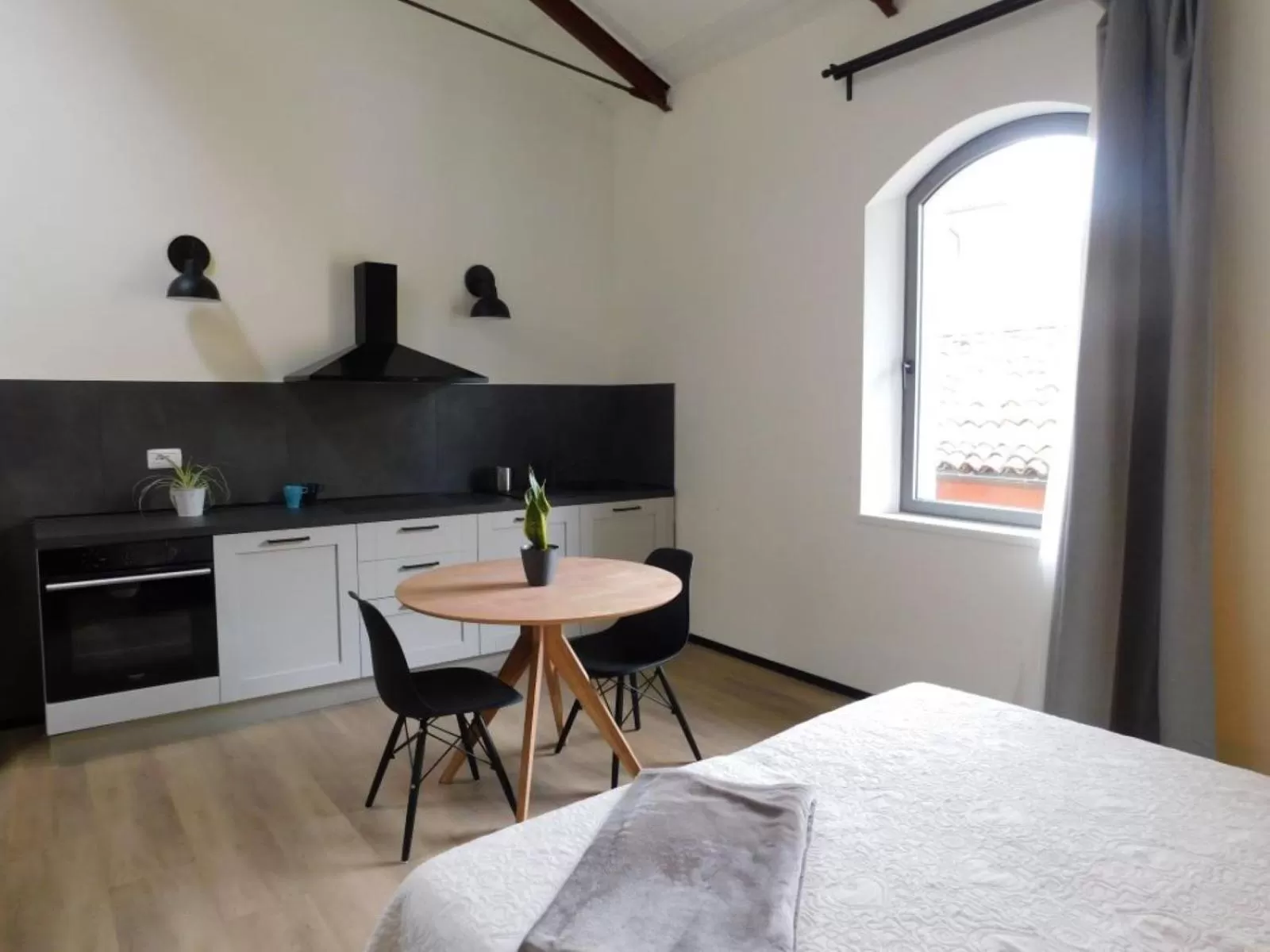 Dining area, Bed in Piumaviola Beds & Apartments