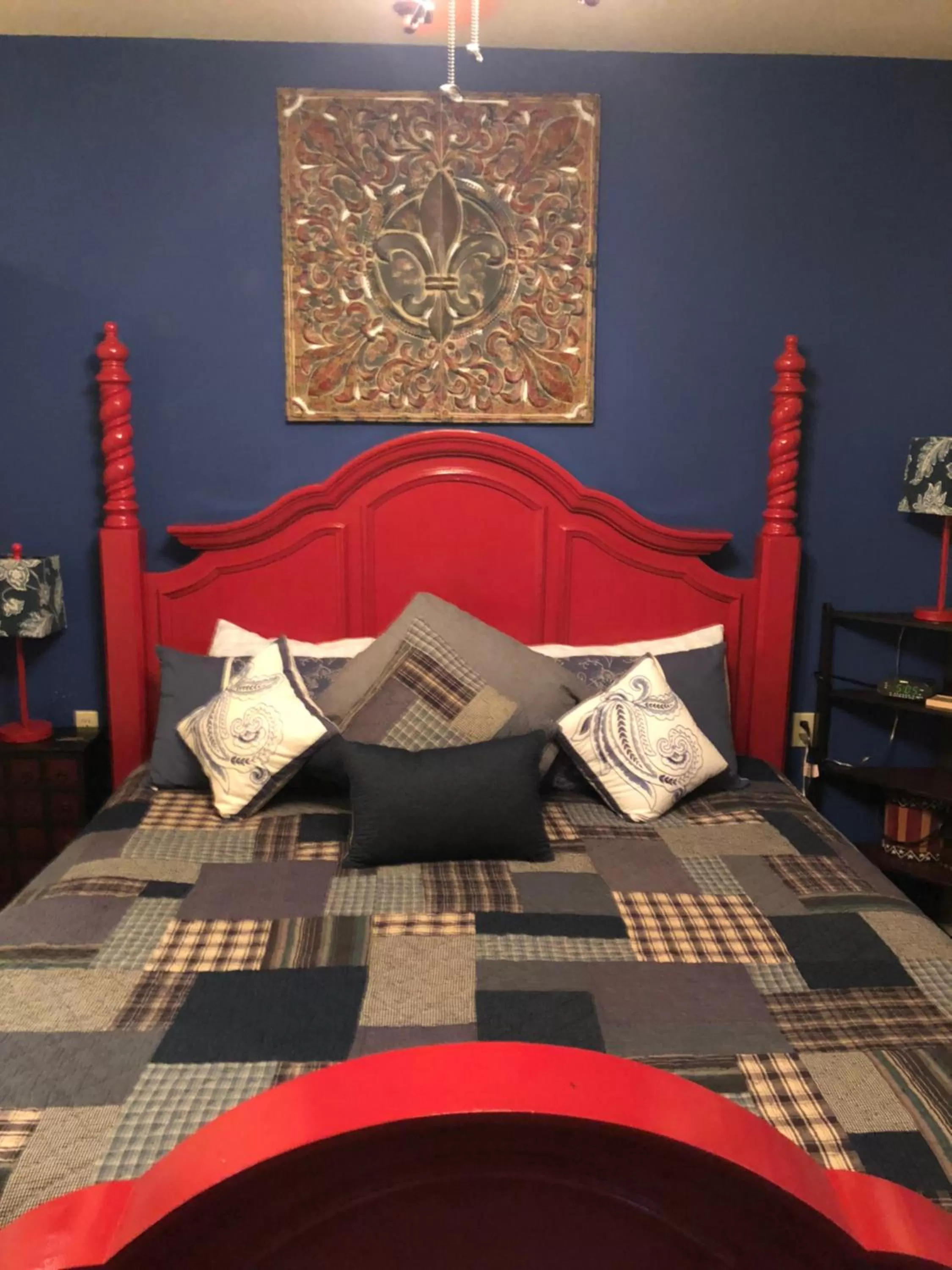 Bed in All Seasons Inn