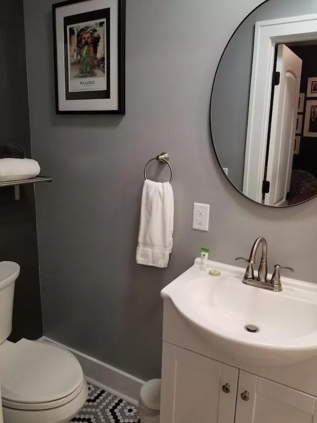 Shower, Bathroom in The Kenwood Gables