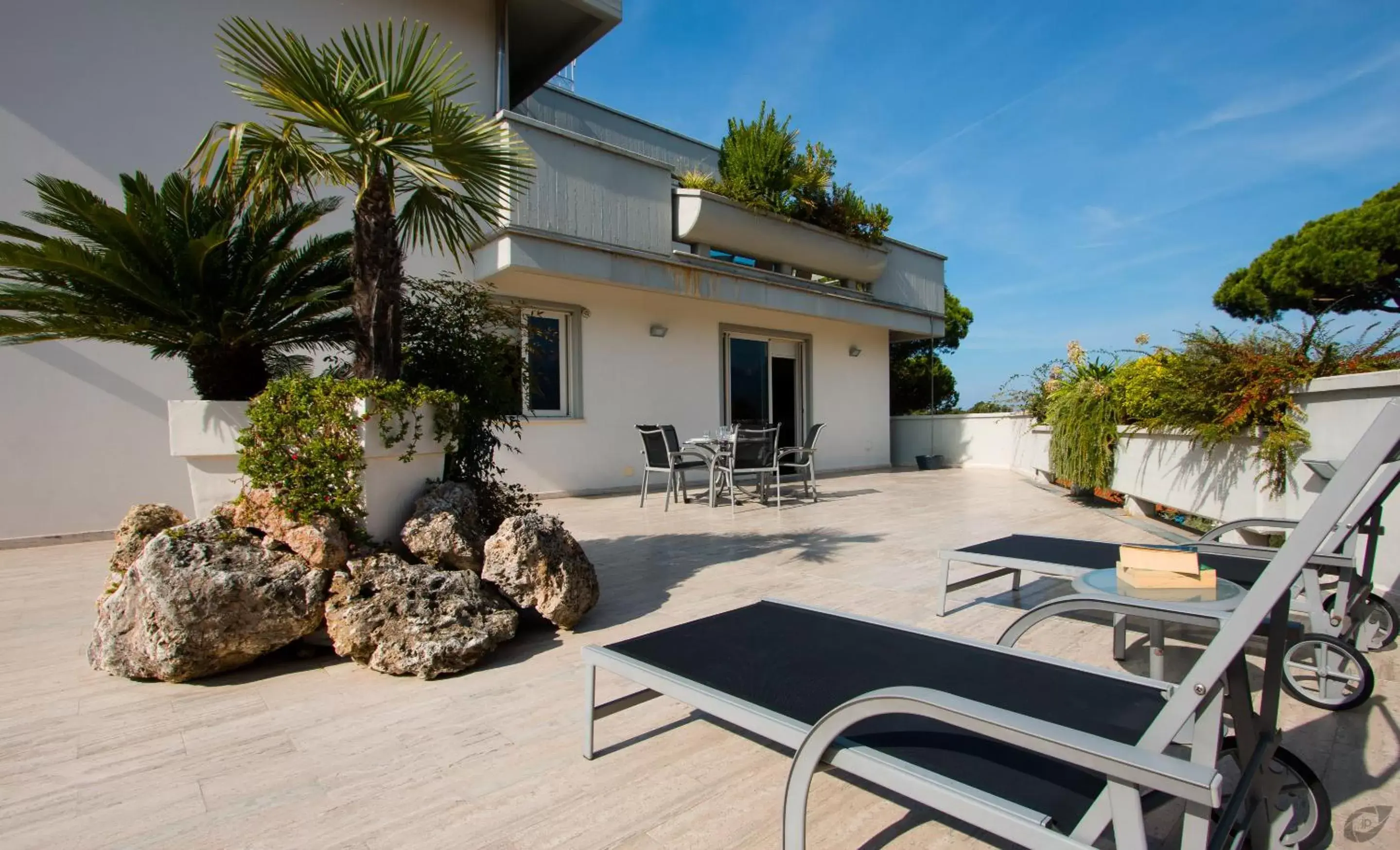 Balcony/Terrace, Property Building in Verdeluna ApartHotel