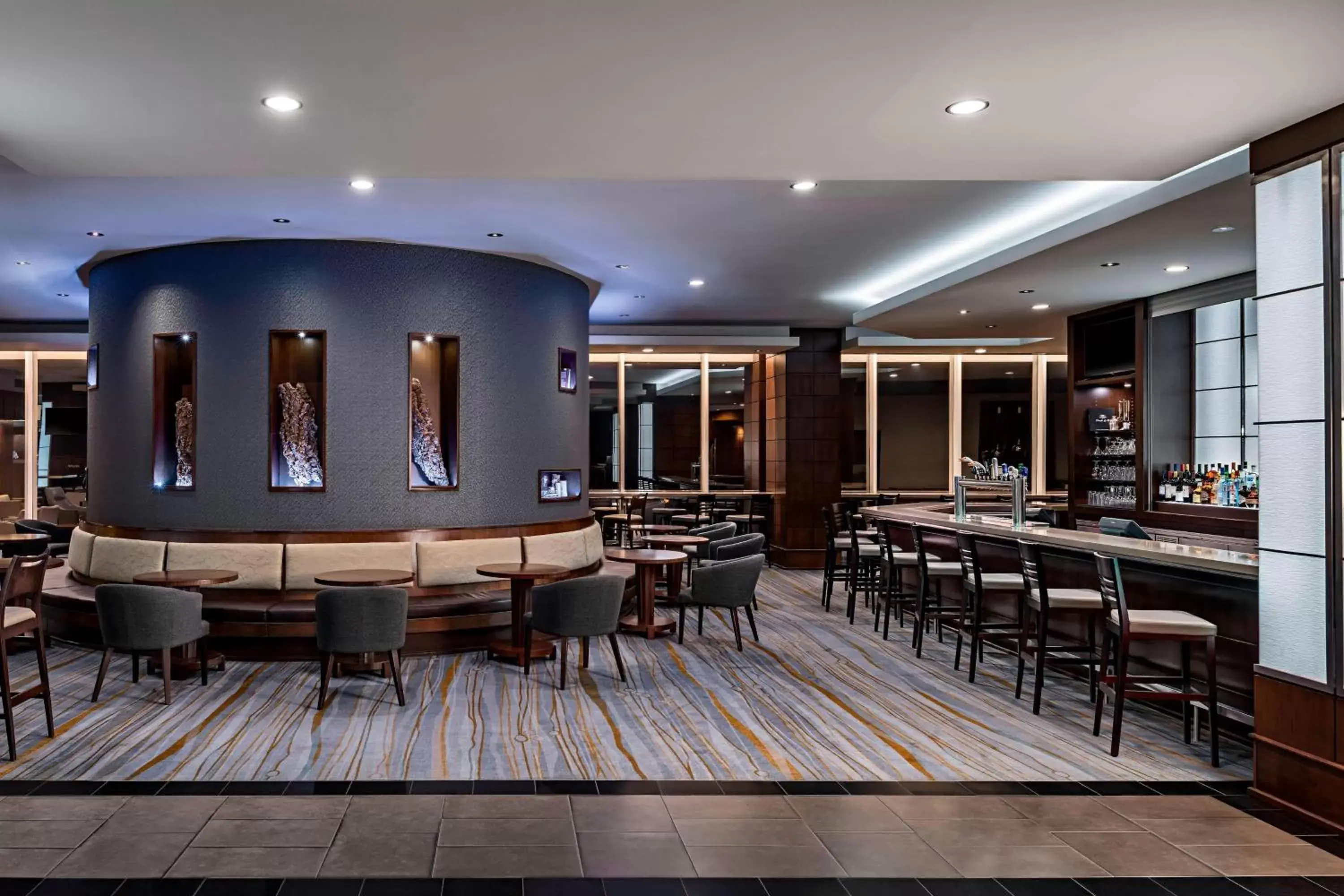 Lounge or bar, Lounge/Bar in The Westin Harbour Castle, Toronto