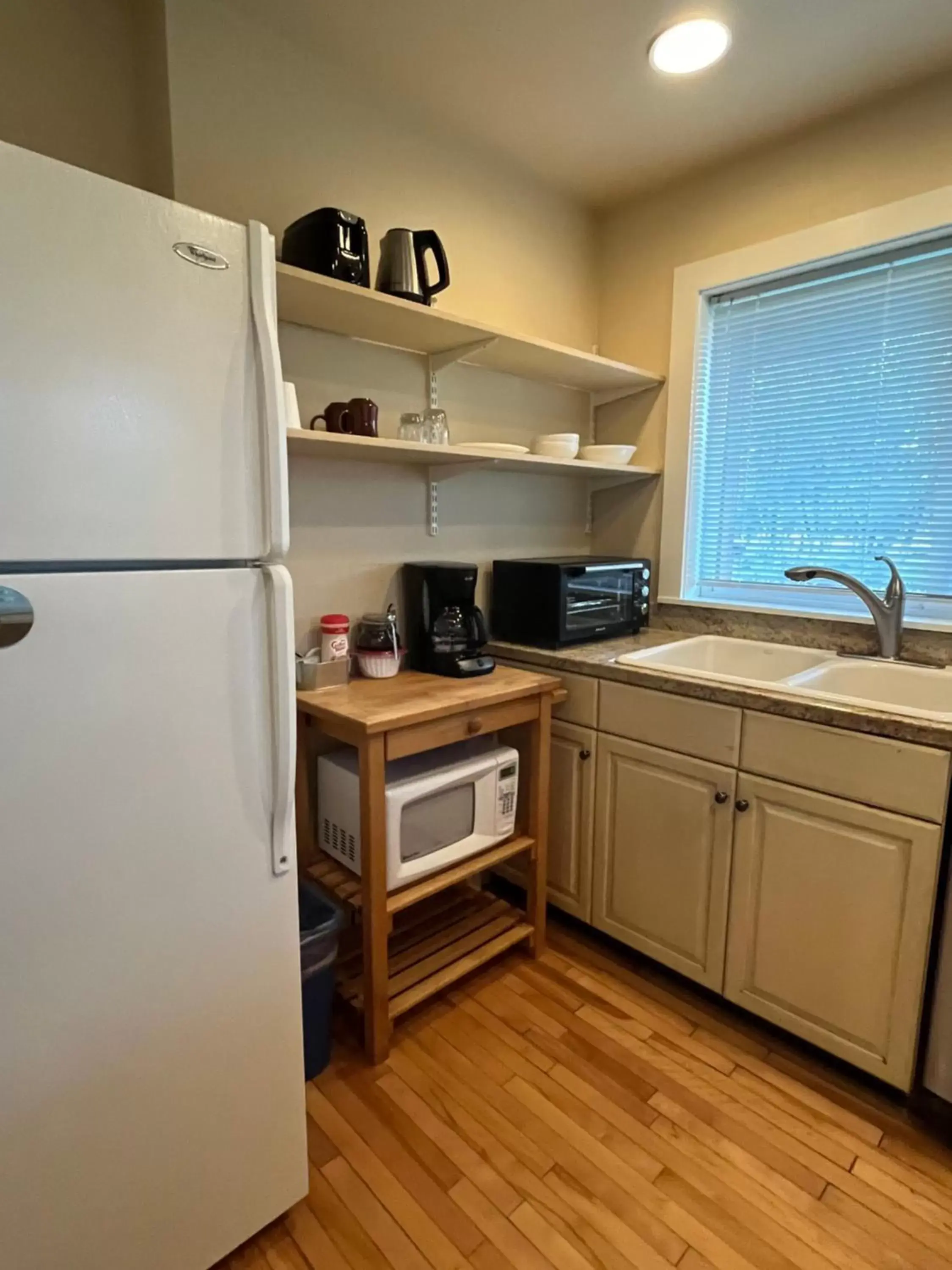 Kitchen or kitchenette, Kitchen/Kitchenette in River Run Inn