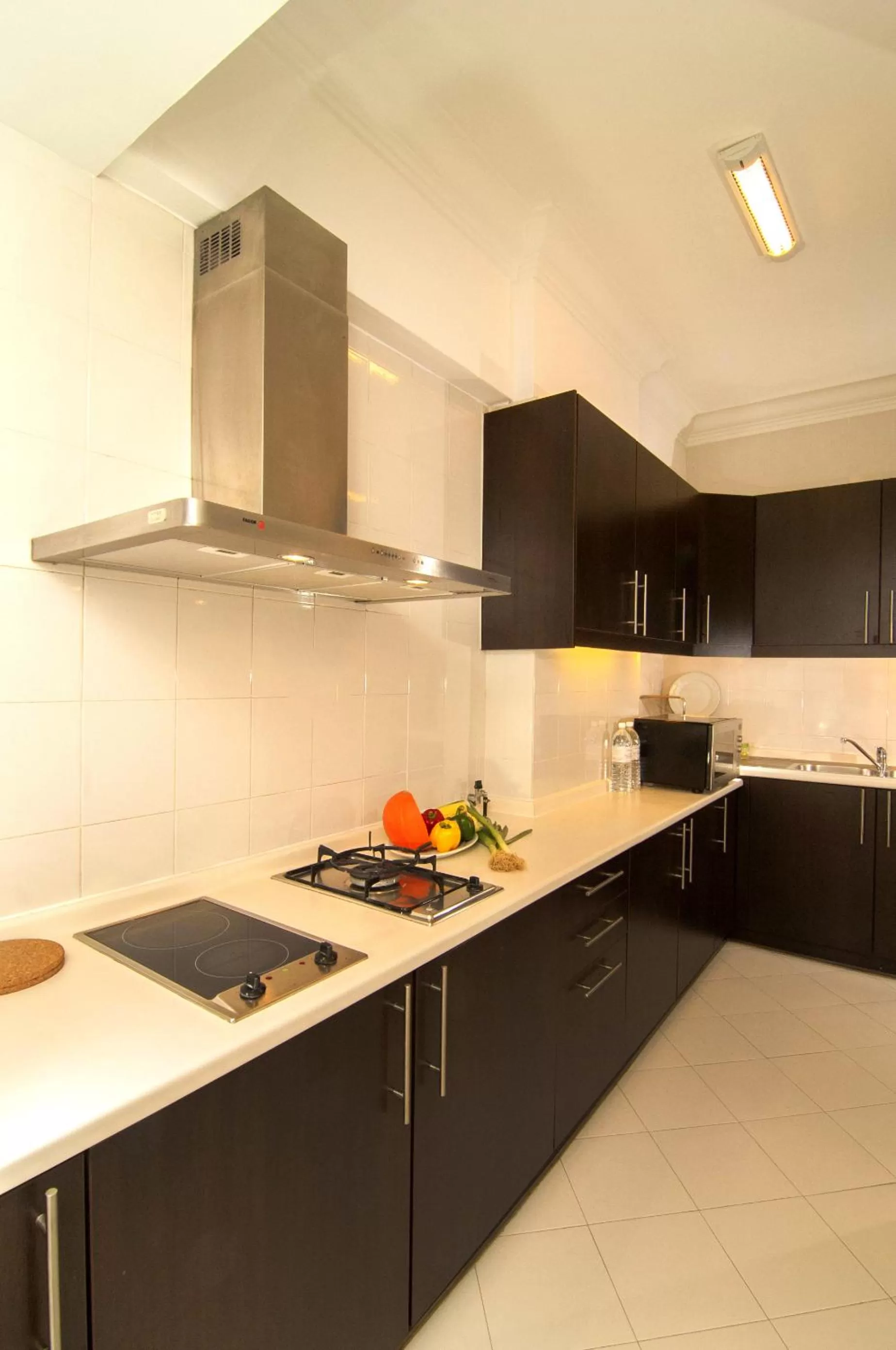 Kitchen or kitchenette in Wedgewood Residences