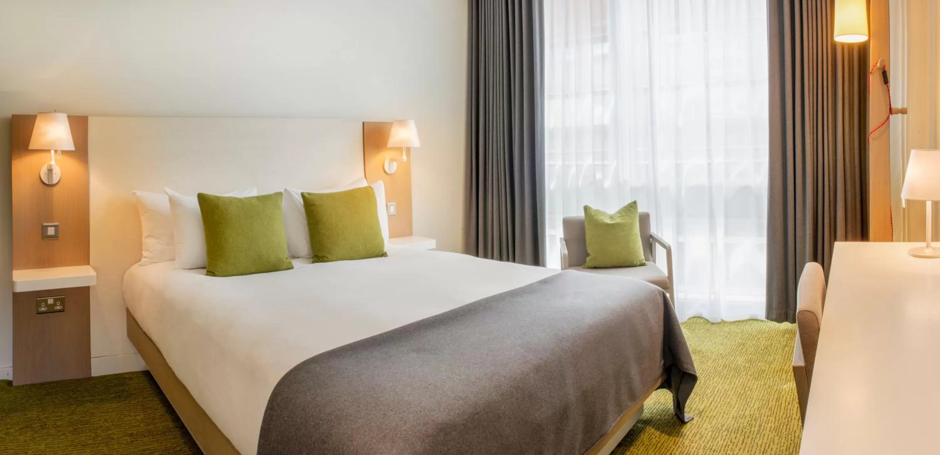 Bedroom, Bed in The Orchard Hotel & Restaurant