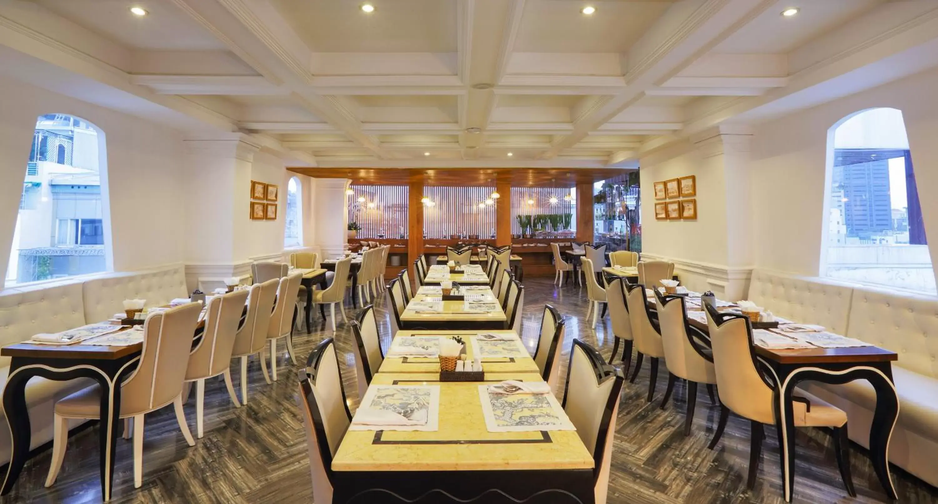 Restaurant/Places to Eat in A&EM Saigon Hotel Restaurant/Places to Eat in A&EM Saigon Hotel