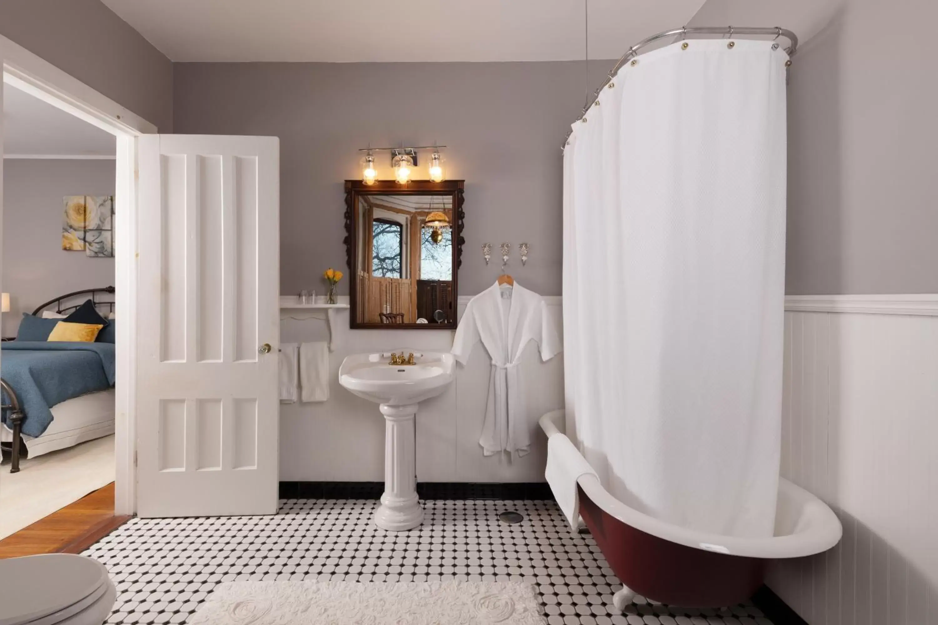 Toilet, Bathroom in Rosemont Inn