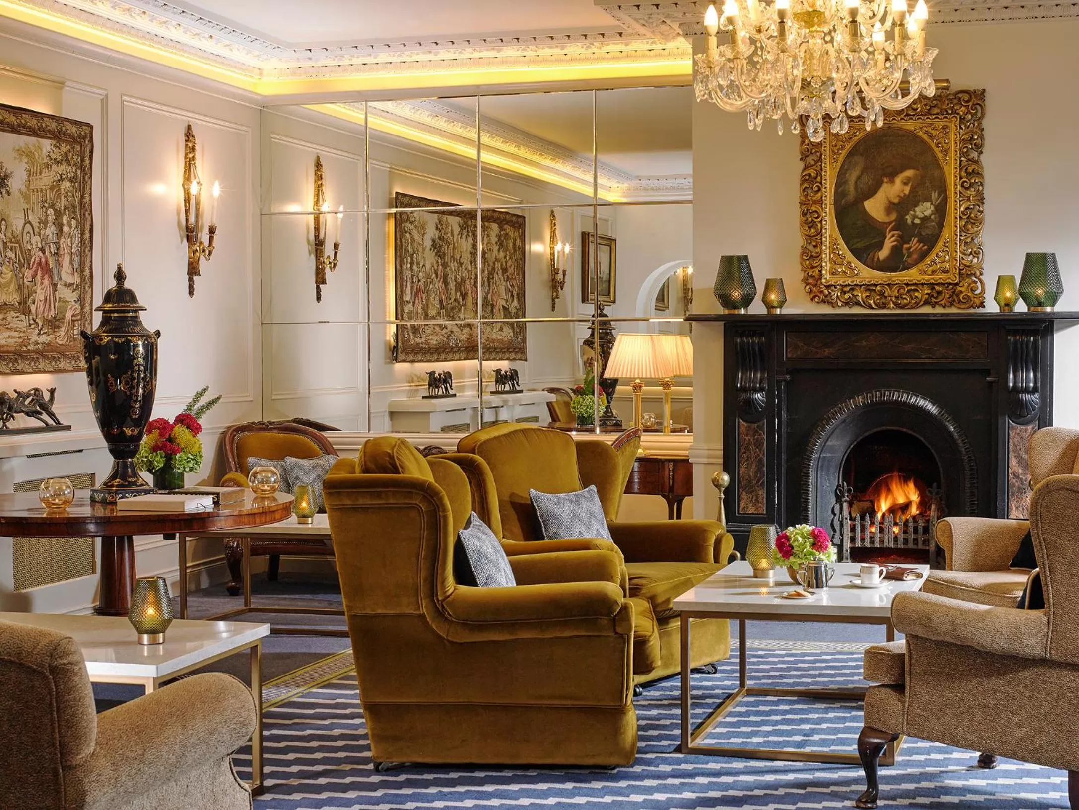 Seating area in Killarney Randles Hotel