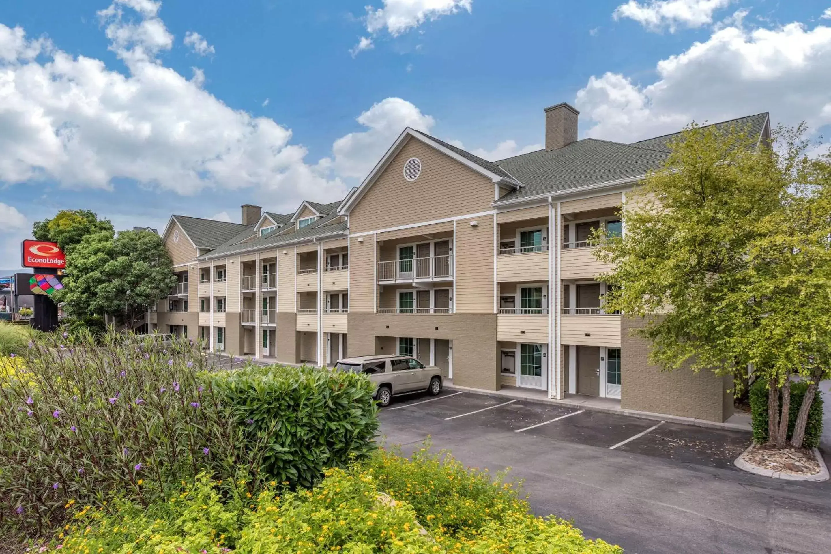 Property Building in Econo Lodge Pigeon Forge Riverside