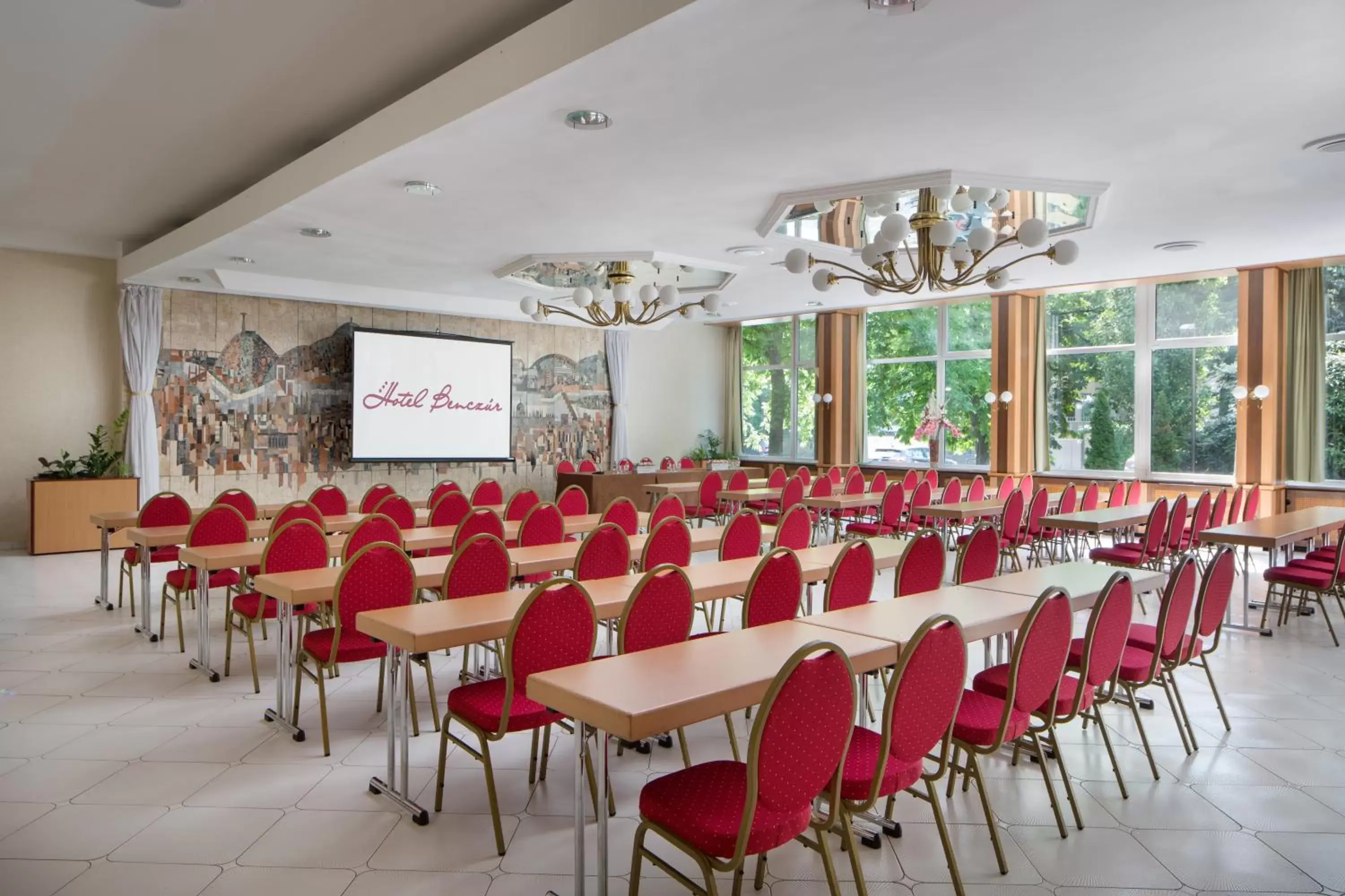 Banquet/Function facilities in Benczur Hotel