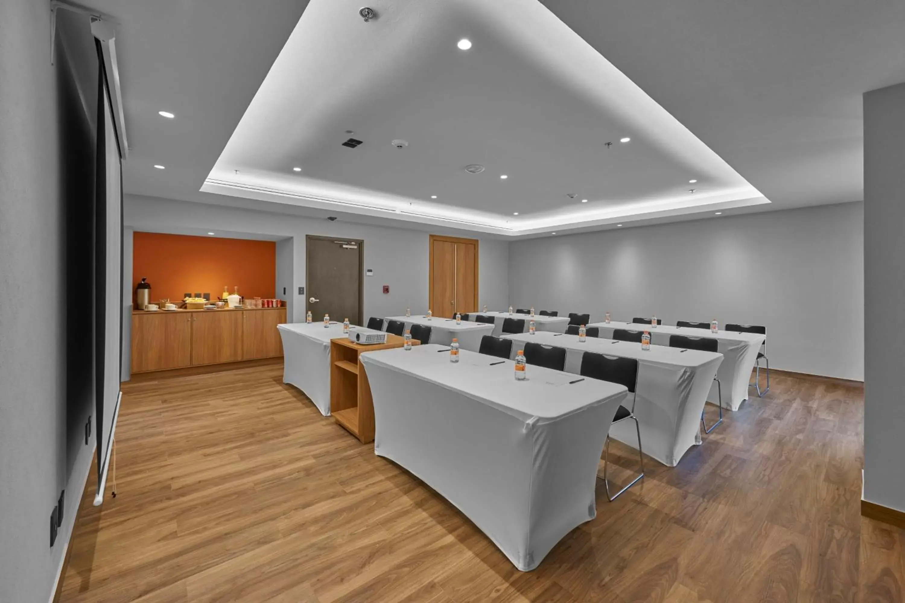 Meeting/conference room in City Express Plus by Marriott Mazatlan